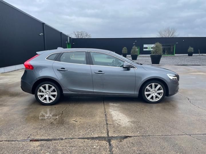 Photo 5 VIN: YV1MV74L0H2417603 - VOLVO V40 HATCHBACK 