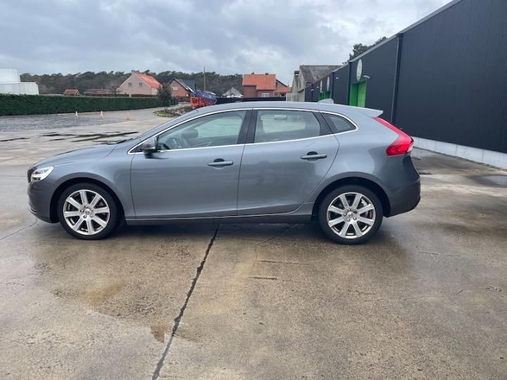 Photo 9 VIN: YV1MV74L0H2417603 - VOLVO V40 HATCHBACK 