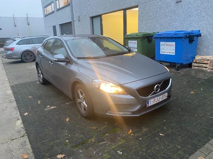 Photo 2 VIN: YV1MV74L1H2378232 - VOLVO V40 HATCHBACK 