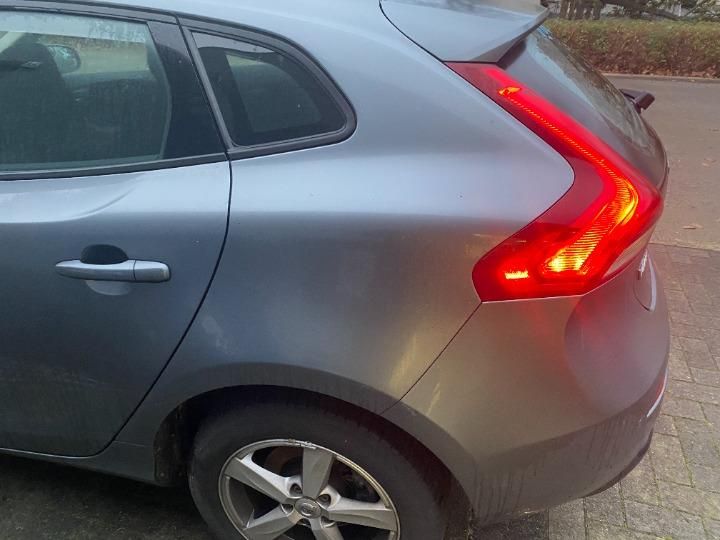 Photo 28 VIN: YV1MV74L1H2378232 - VOLVO V40 HATCHBACK 