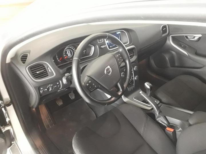 Photo 2 VIN: YV1MV74L1H2388926 - VOLVO V40 