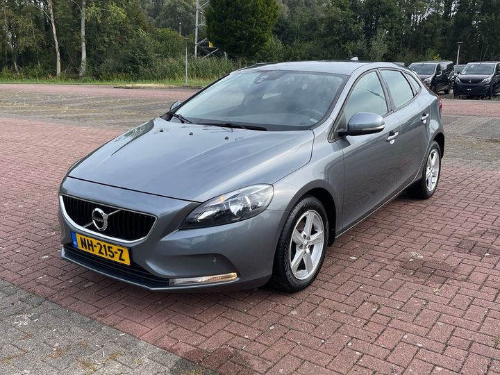 Photo 1 VIN: YV1MV74L1H2411881 - VOLVO V40 