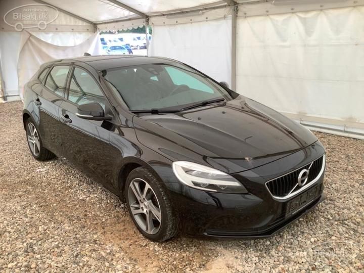 Photo 12 VIN: YV1MV74L1J2444599 - VOLVO V40 HATCHBACK 