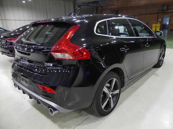 Photo 2 VIN: YV1MV74L1J2449443 - VOLVO V40 - 2016 