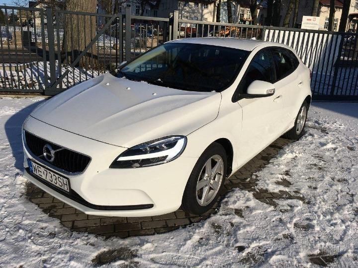 Photo 1 VIN: YV1MV74L1J2490848 - VOLVO V40 HATCHBACK 