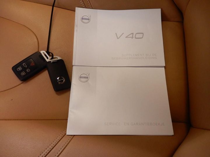 Photo 13 VIN: YV1MV7981H2409865 - VOLVO V40 