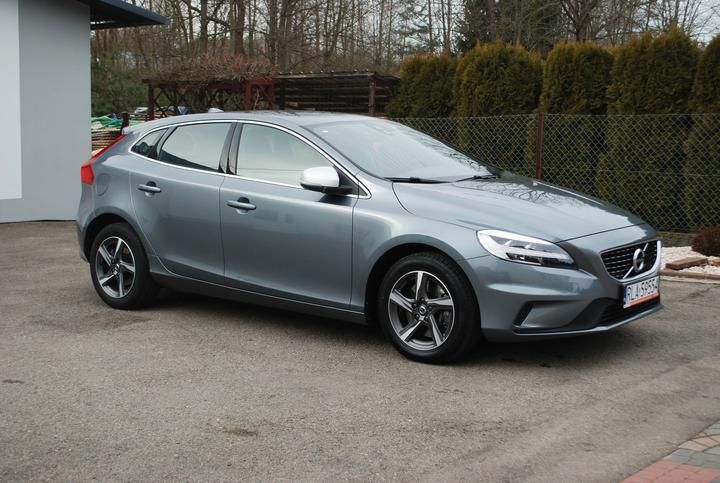 Photo 10 VIN: YV1MV7981J2482358 - VOLVO V40 HATCHBACK 