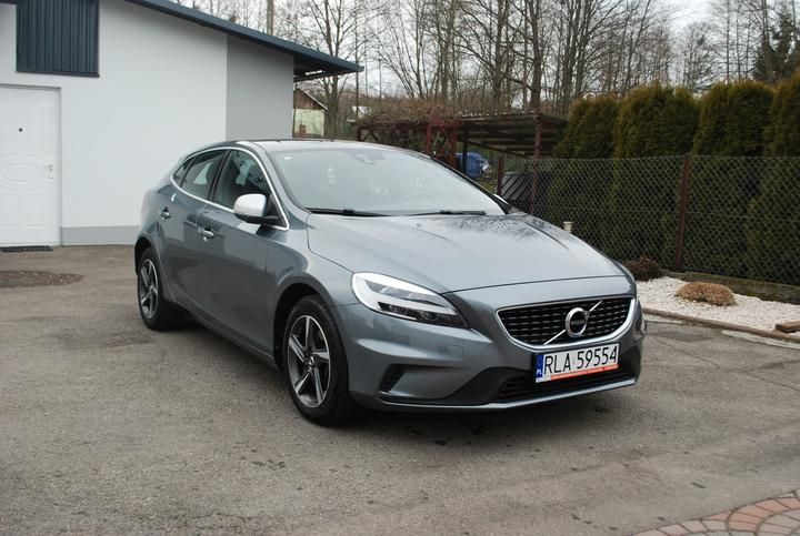 Photo 2 VIN: YV1MV7981J2482358 - VOLVO V40 HATCHBACK 