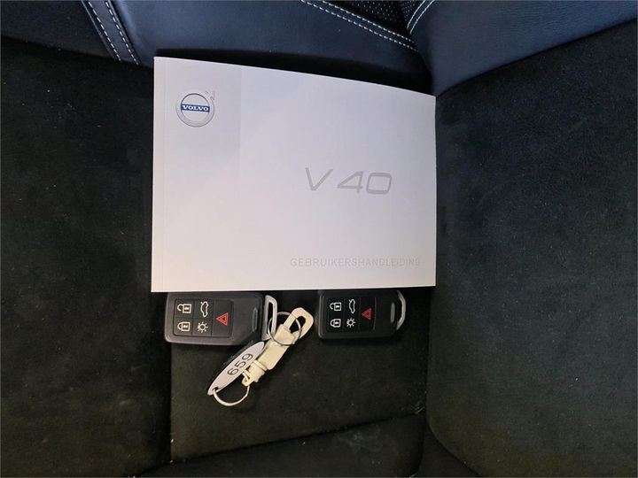 Photo 9 VIN: YV1MV7981J2491913 - VOLVO V40 