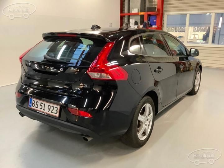 Photo 5 VIN: YV1MV79L0J2464346 - VOLVO V40 HATCHBACK 