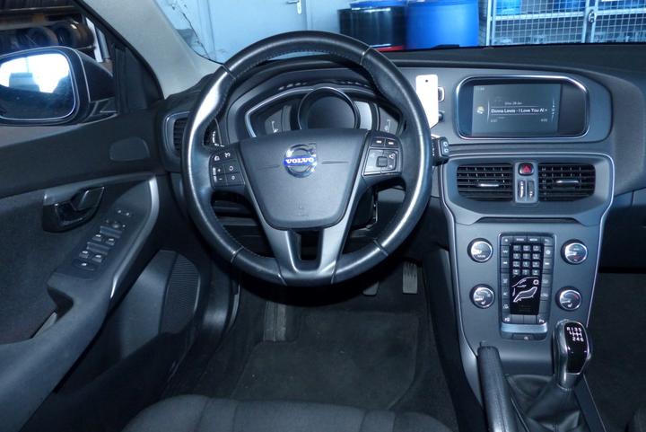 Photo 3 VIN: YV1MV8481F2250220 - VOLVO V40 