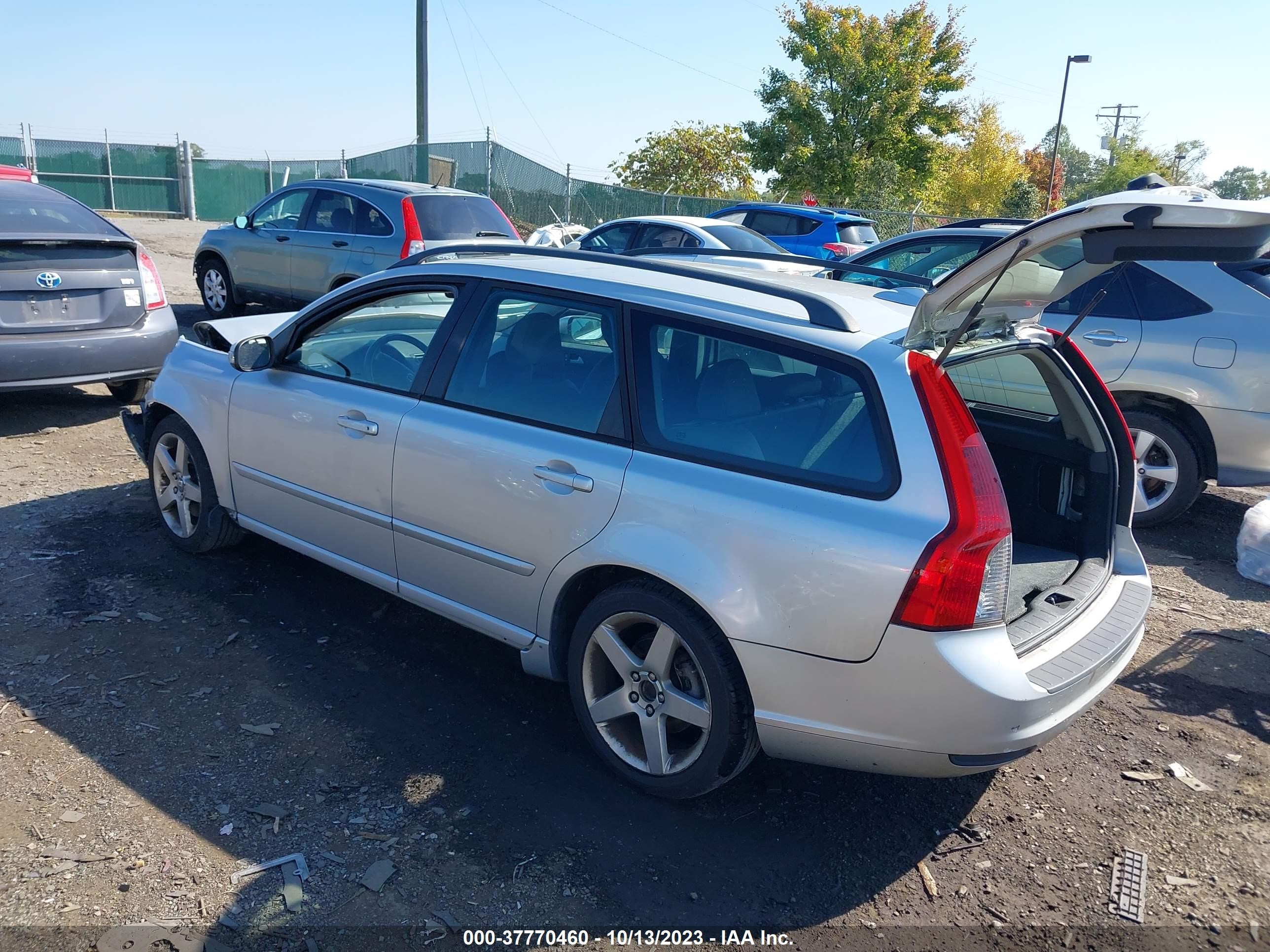 Photo 2 VIN: YV1MW382582412576 - VOLVO V50 