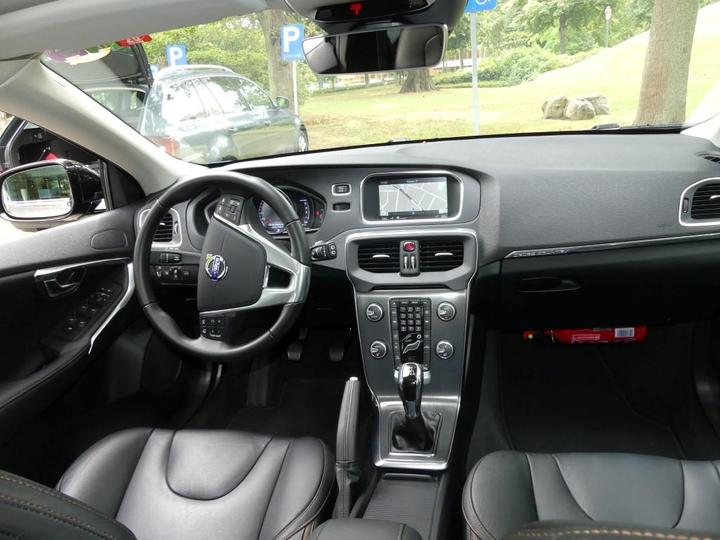 Photo 3 VIN: YV1MZ74L1G2107741 - VOLVO V40 