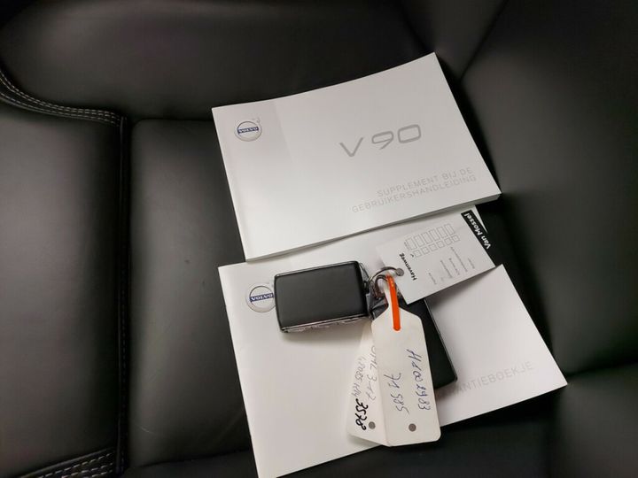 Photo 21 VIN: YV1PWA8BDH1002983 - VOLVO V90 