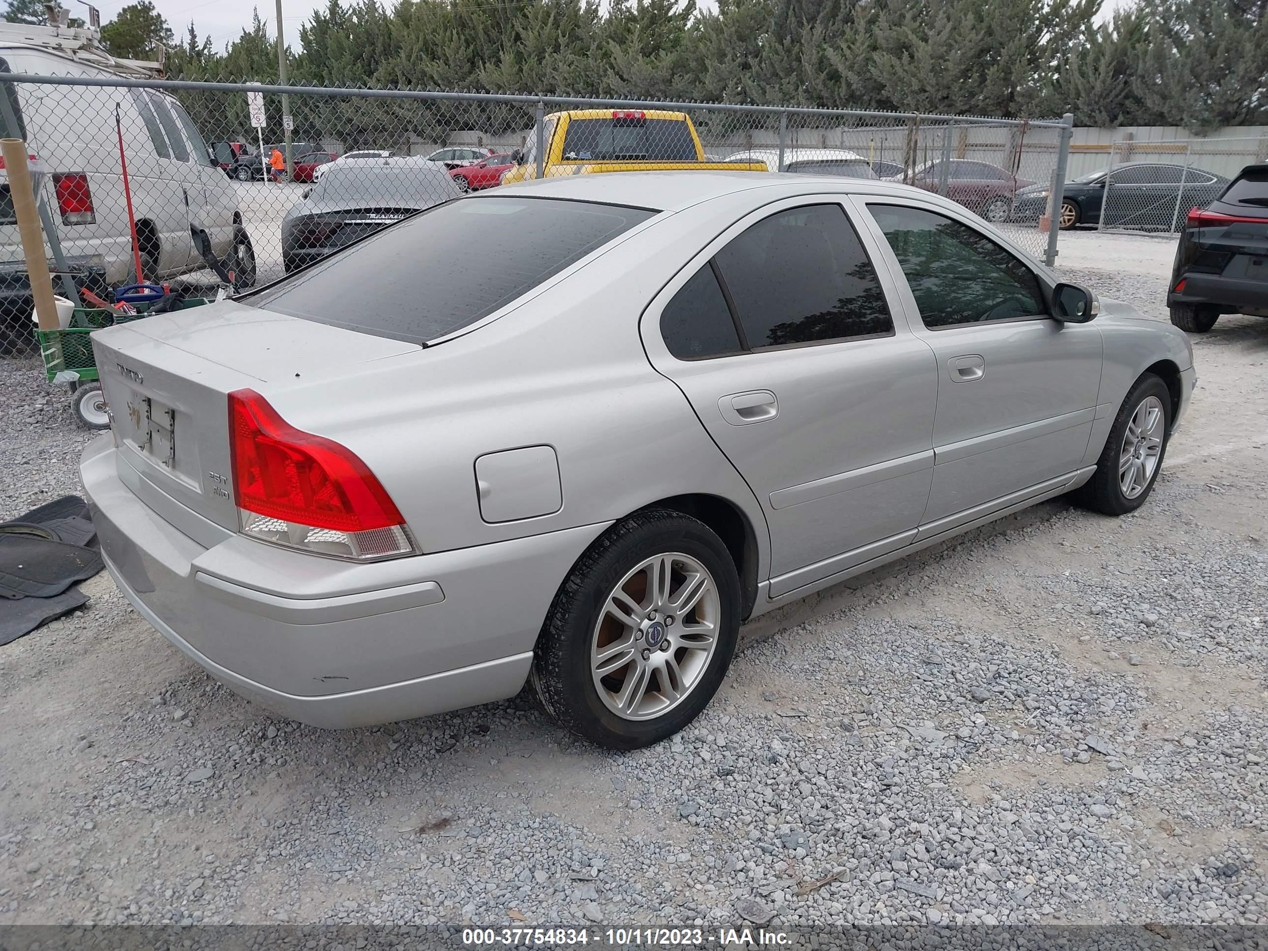 Photo 3 VIN: YV1RH592182671320 - VOLVO S60 