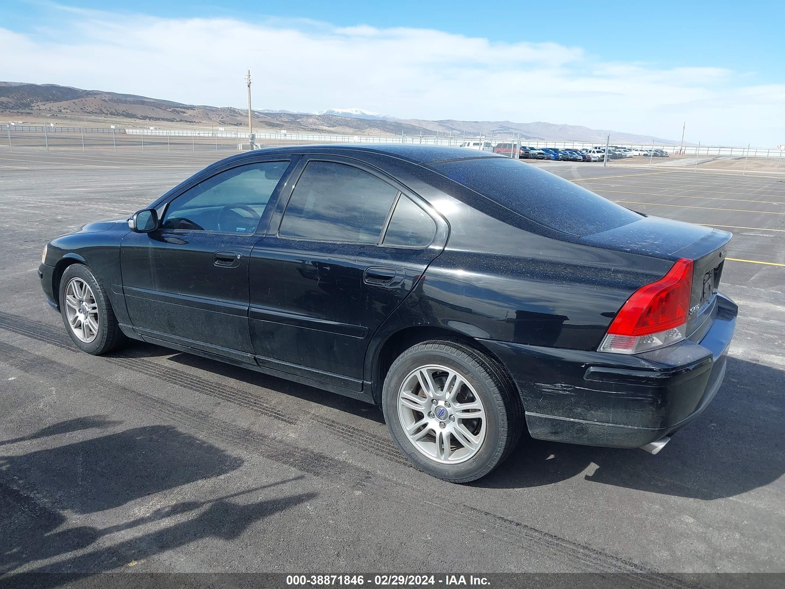 Photo 2 VIN: YV1RH592182673682 - VOLVO S60 