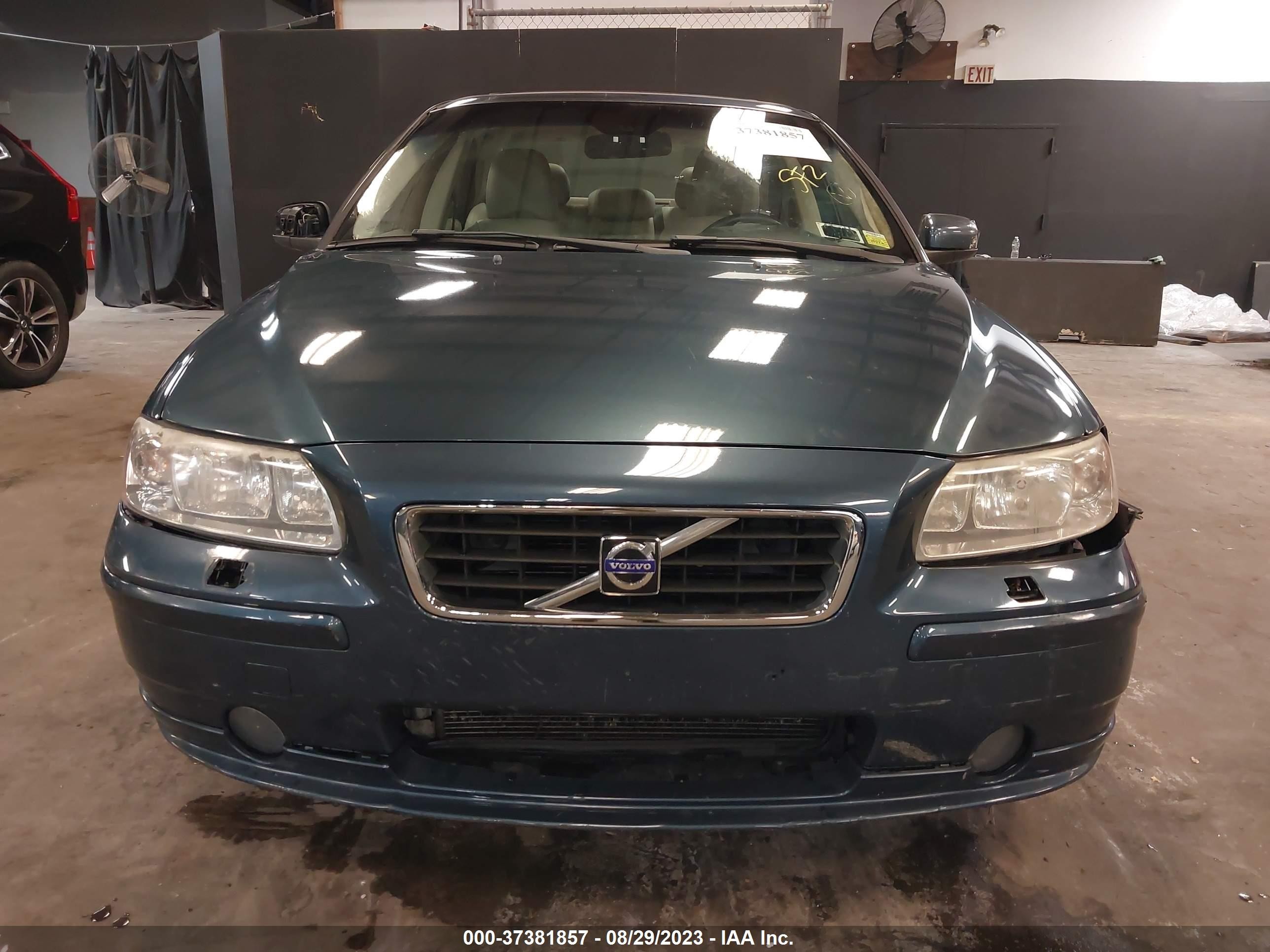 Photo 11 VIN: YV1RH592182676047 - VOLVO S60 