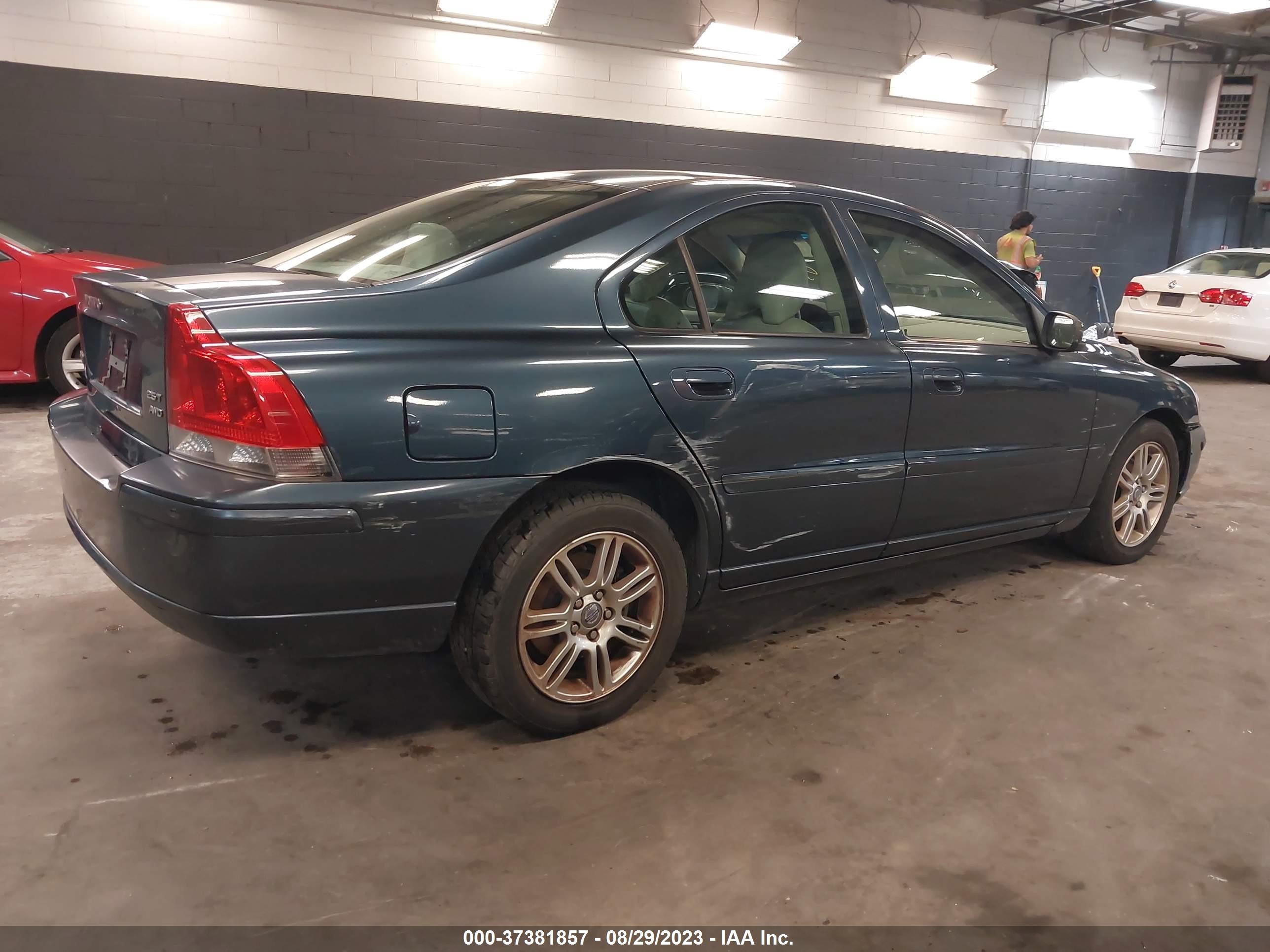 Photo 3 VIN: YV1RH592182676047 - VOLVO S60 