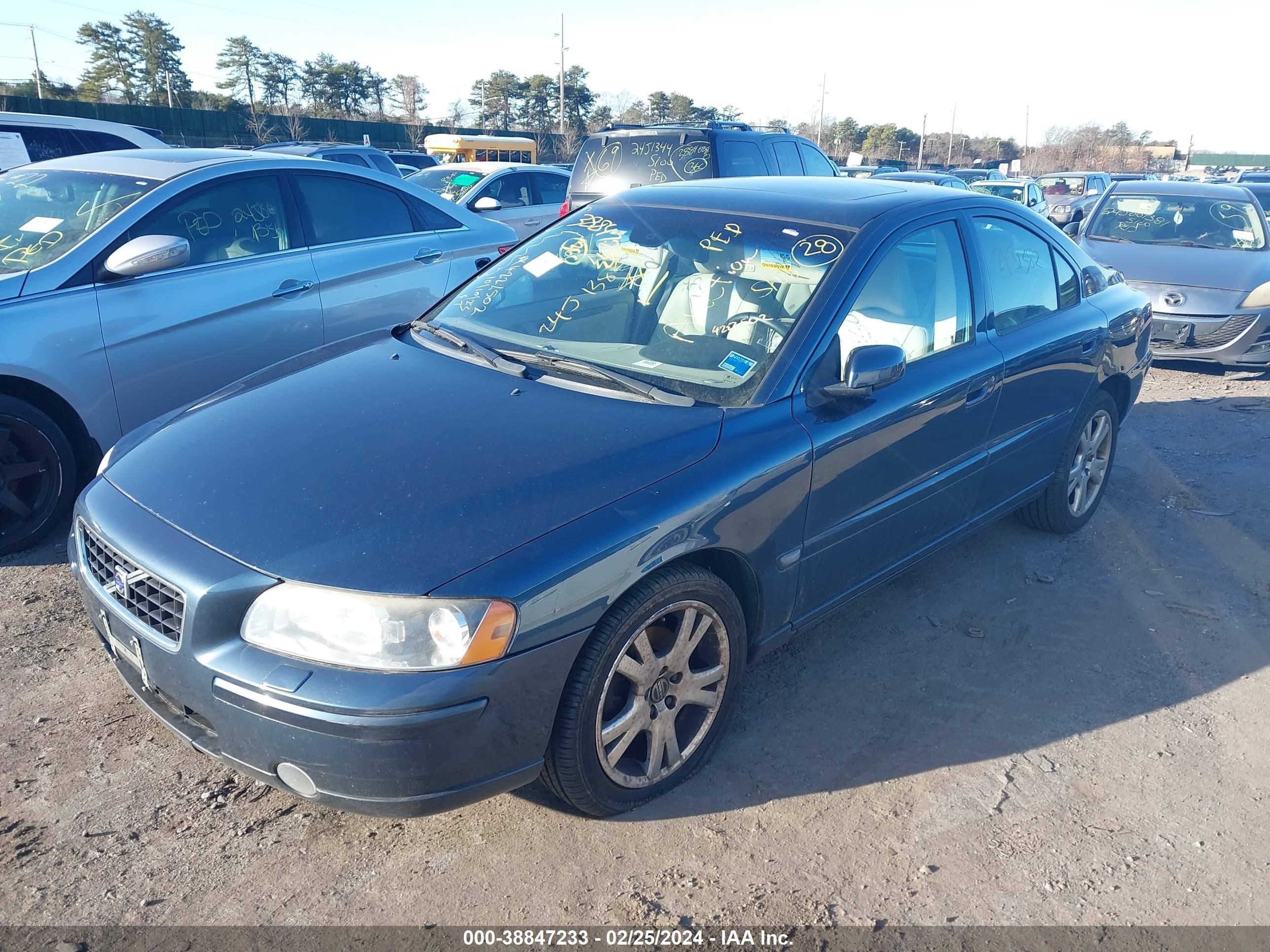 Photo 1 VIN: YV1RH592262547456 - VOLVO S60 