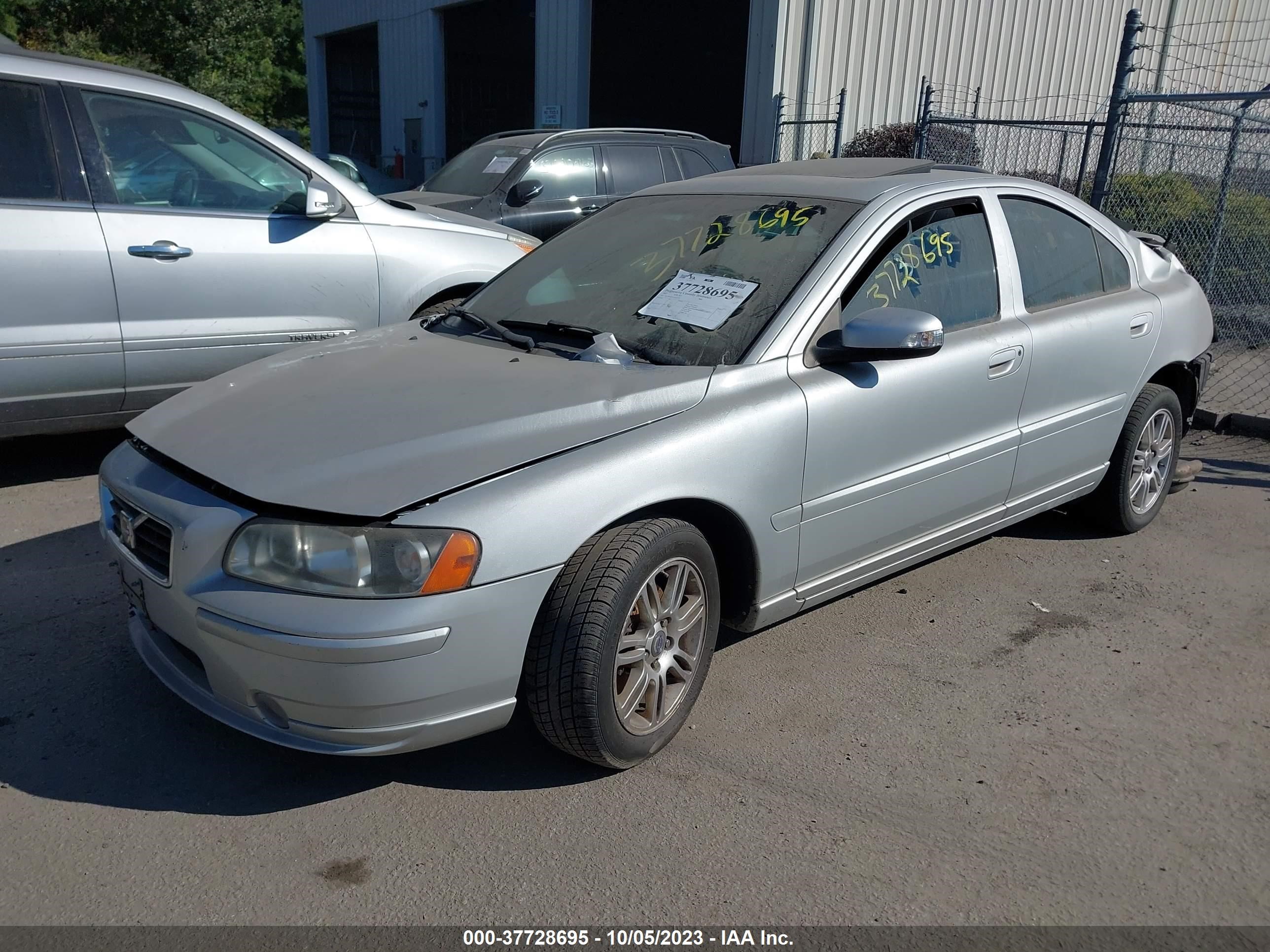 Photo 1 VIN: YV1RH592572632535 - VOLVO S60 