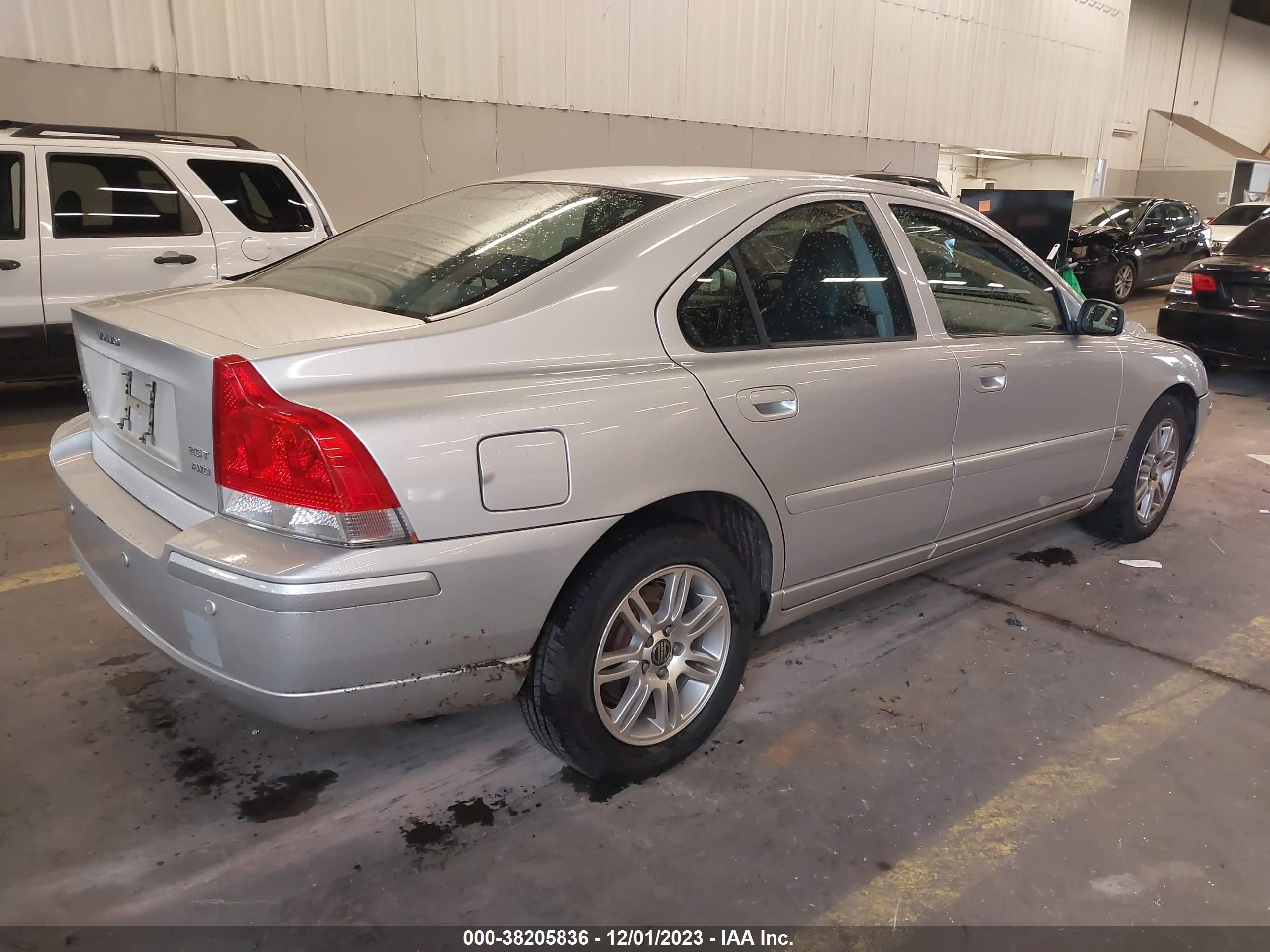 Photo 3 VIN: YV1RH592962529729 - VOLVO S60 