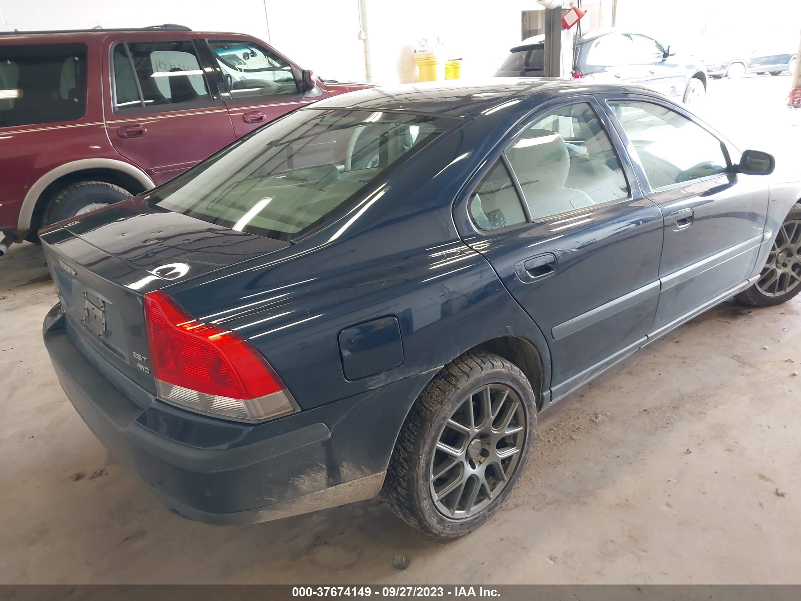 Photo 3 VIN: YV1RH59H842411317 - VOLVO S60 