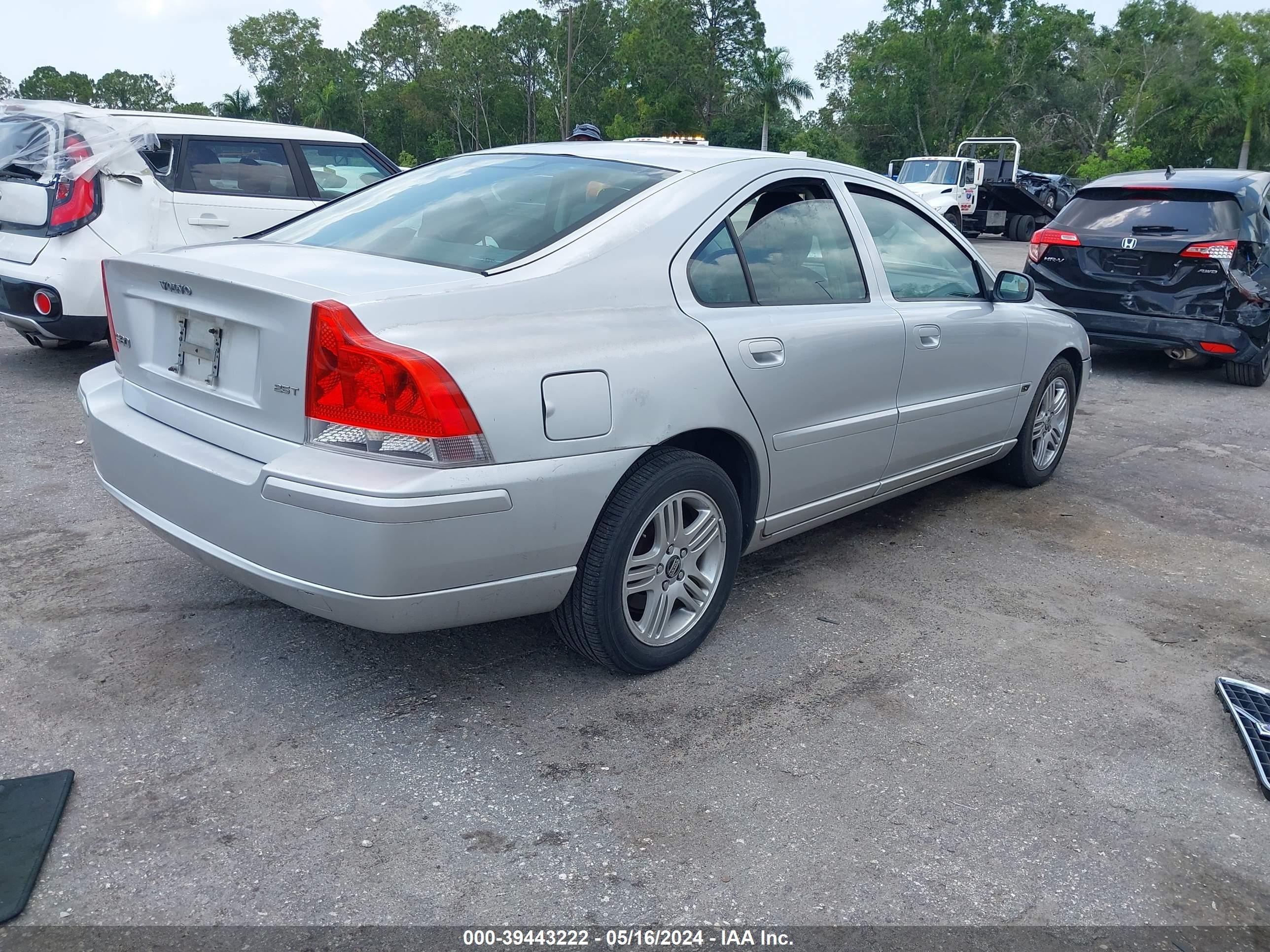 Photo 3 VIN: YV1RS592062533184 - VOLVO S60 