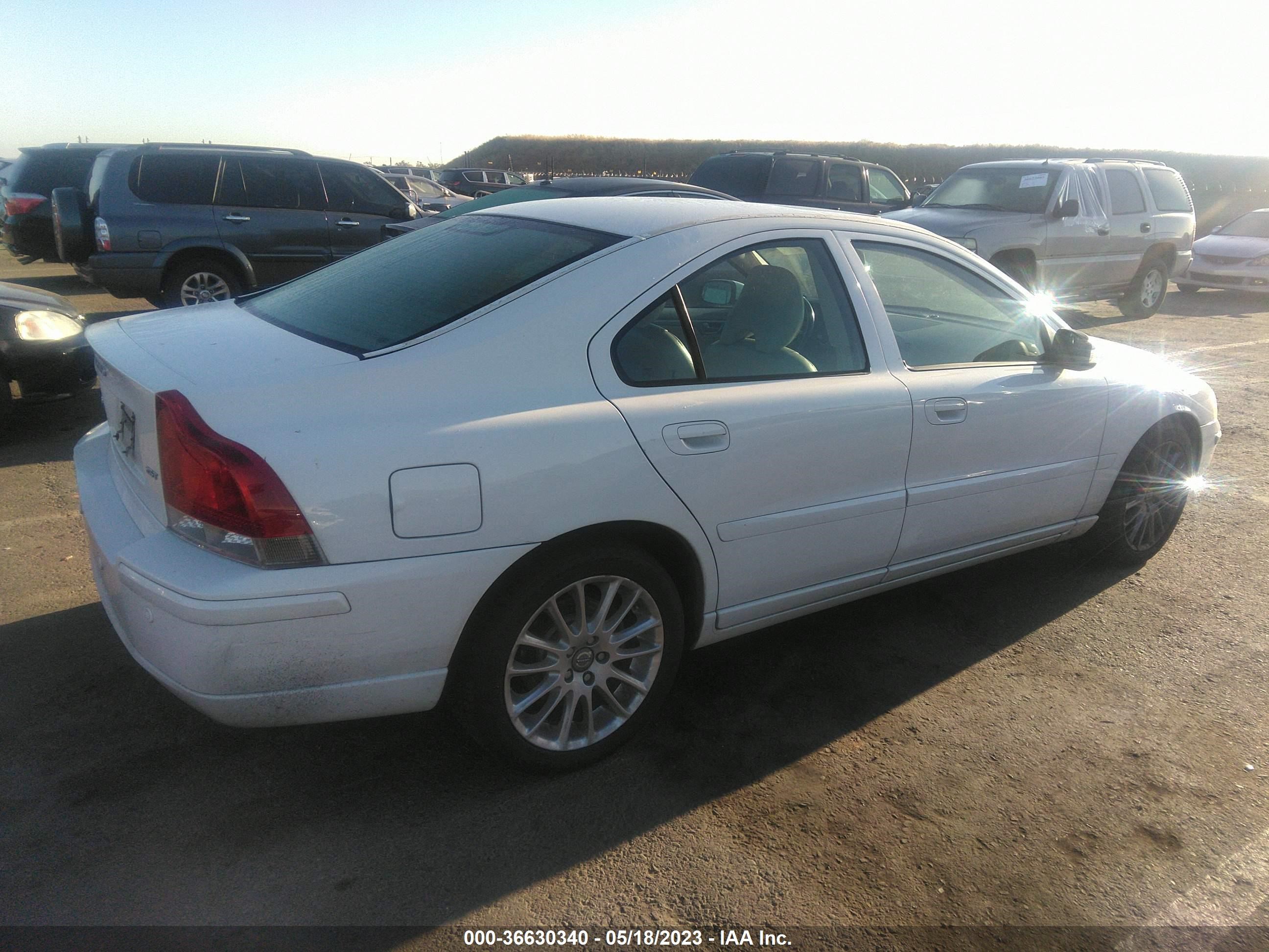 Photo 3 VIN: YV1RS592082683184 - VOLVO S60 