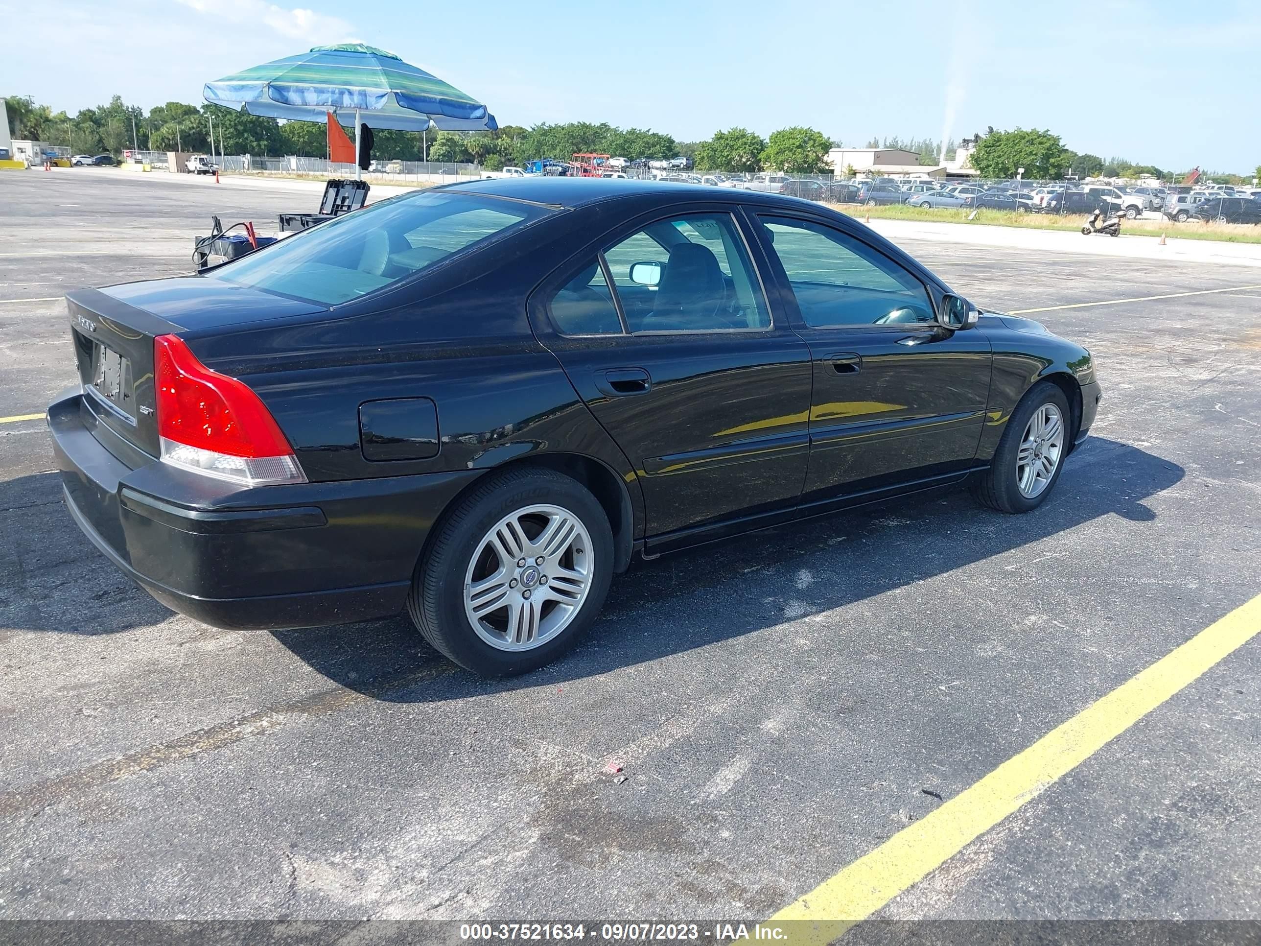 Photo 3 VIN: YV1RS592182670718 - VOLVO S60 2.5T 