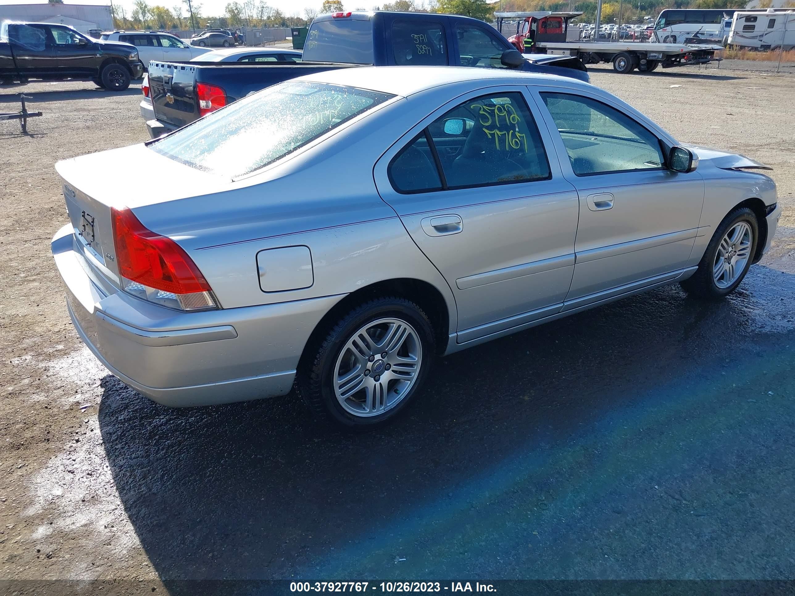 Photo 3 VIN: YV1RS592182699300 - VOLVO S60 