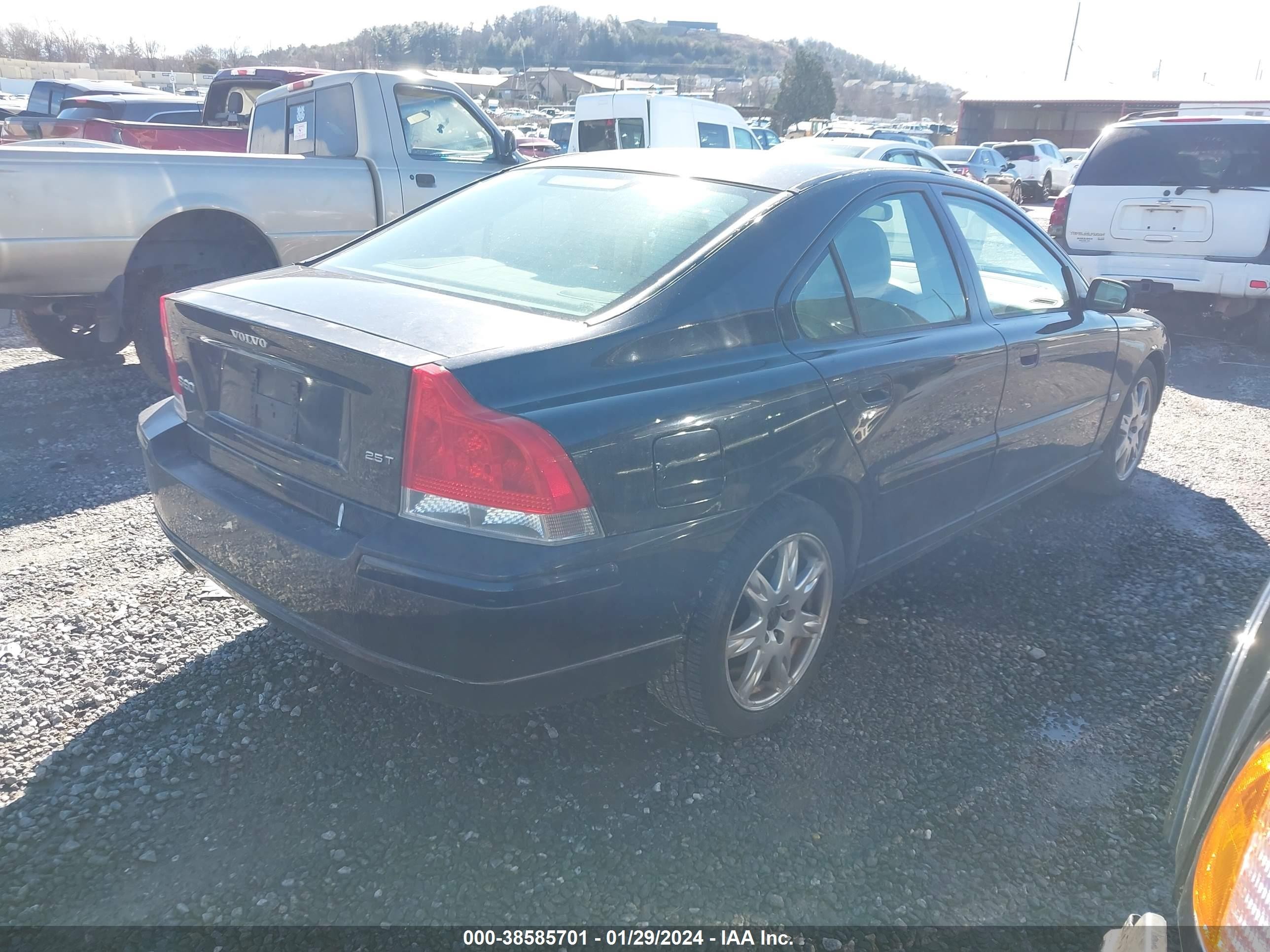 Photo 3 VIN: YV1RS592252452377 - VOLVO S60 