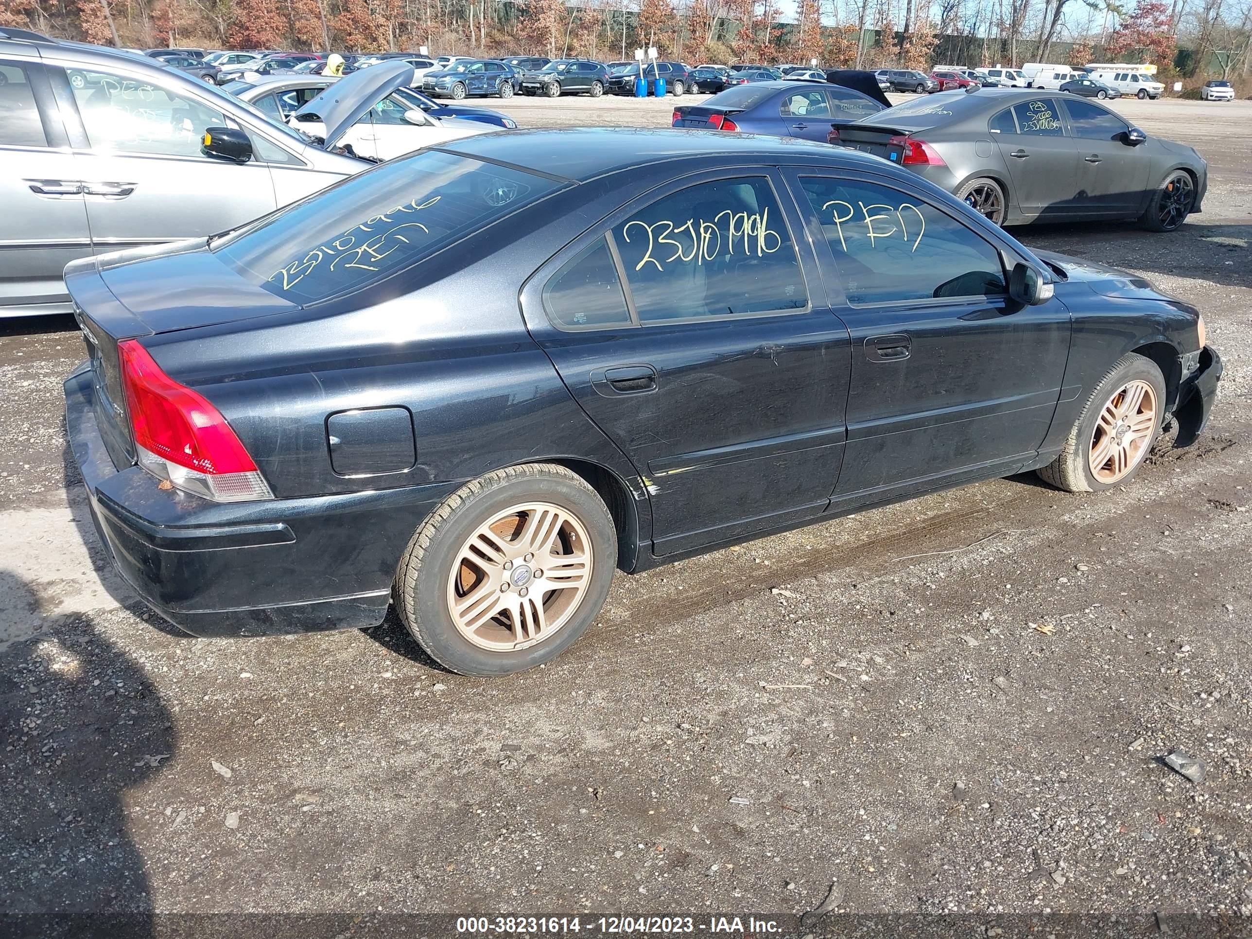 Photo 3 VIN: YV1RS592272603656 - VOLVO S60 