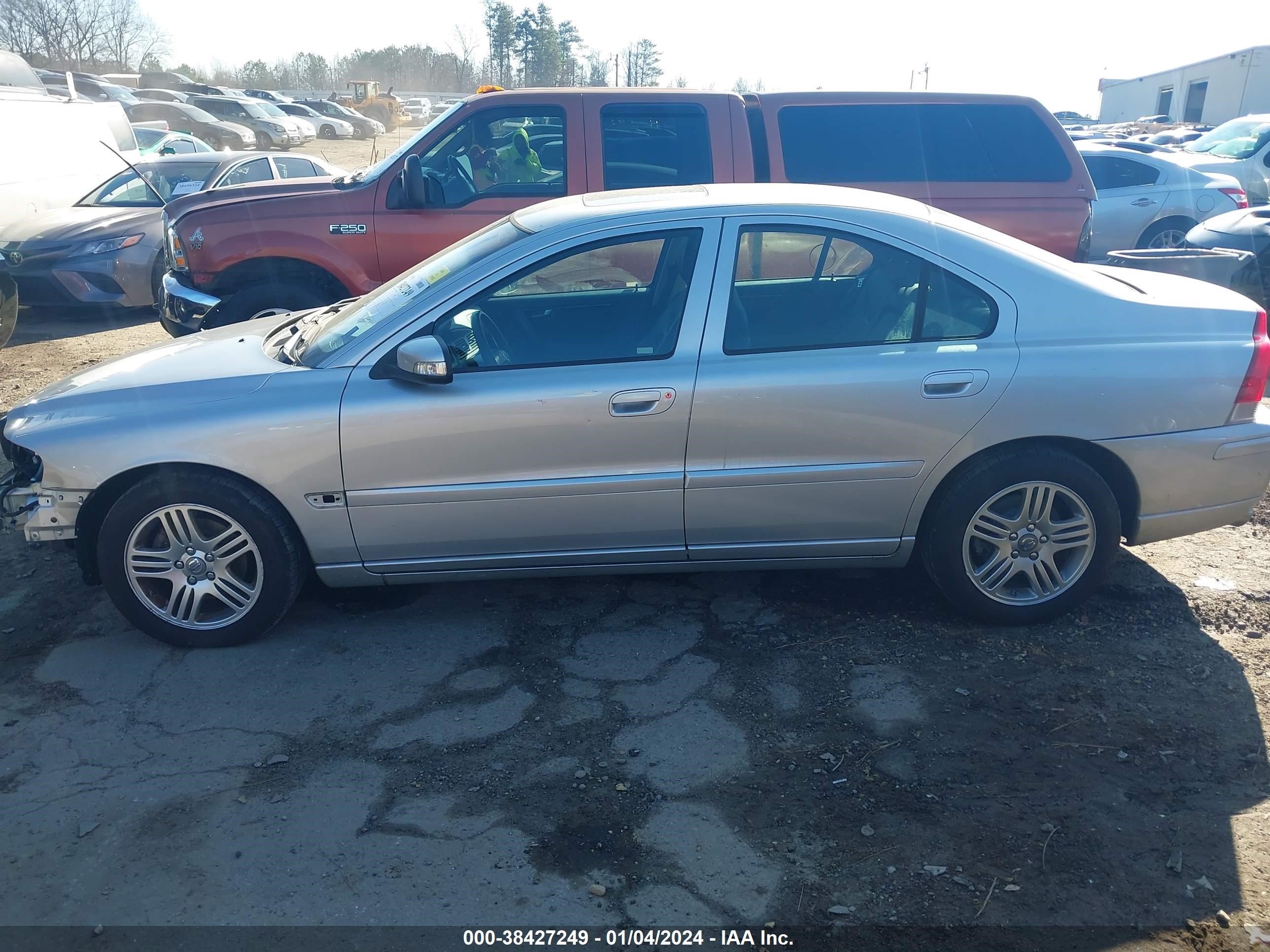 Photo 13 VIN: YV1RS592372625245 - VOLVO S60 