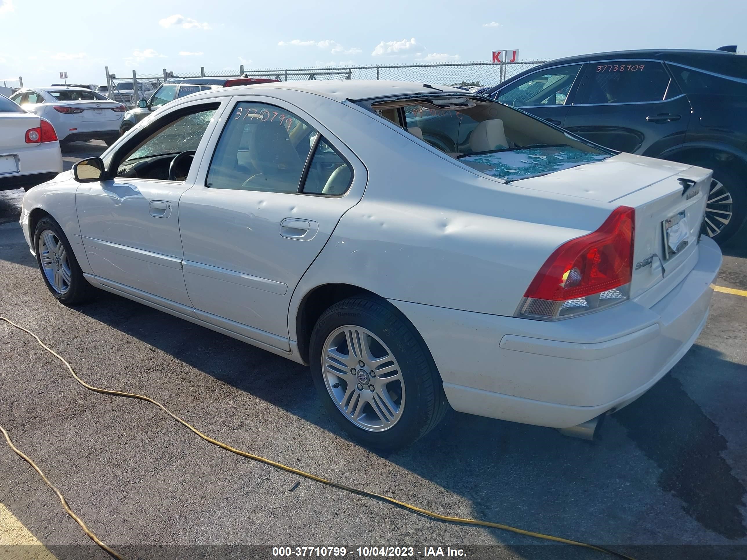 Photo 2 VIN: YV1RS592572604199 - VOLVO S60 