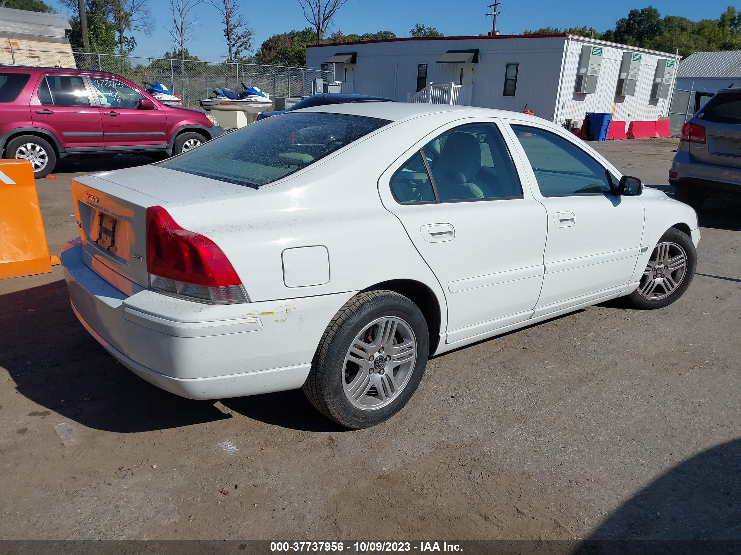 Photo 3 VIN: YV1RS592752448518 - VOLVO S60 