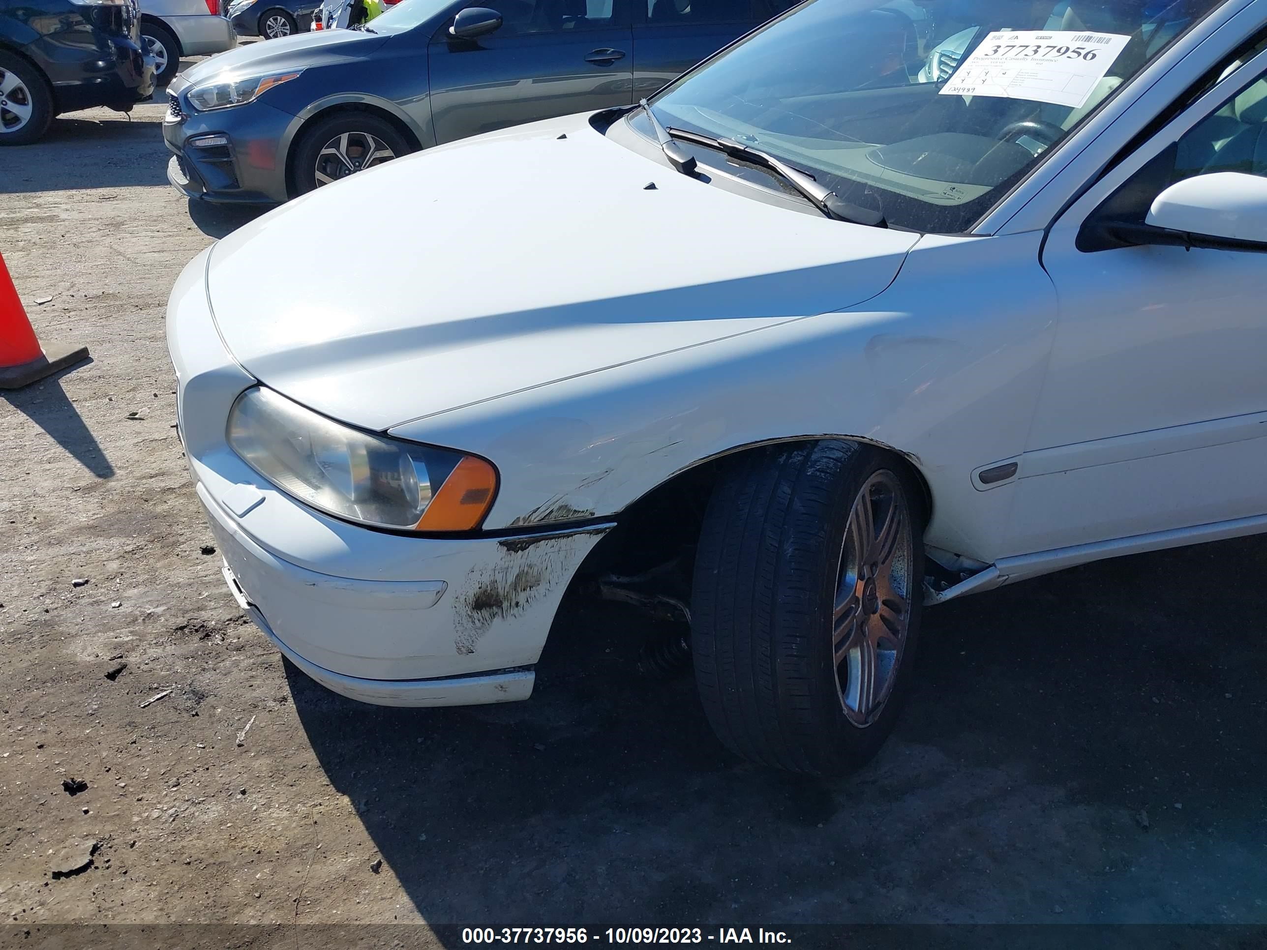 Photo 5 VIN: YV1RS592752448518 - VOLVO S60 