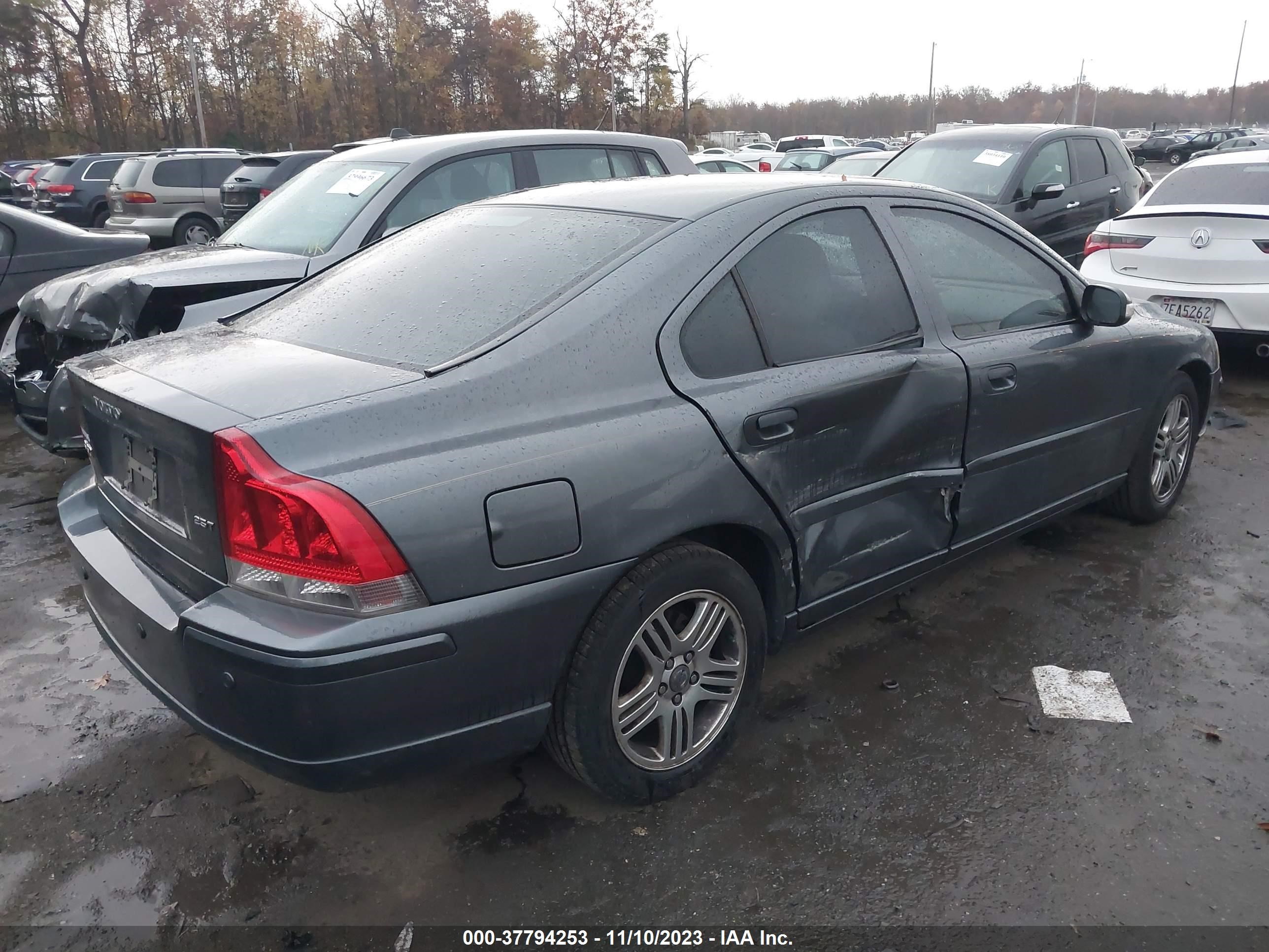 Photo 3 VIN: YV1RS592X82688439 - VOLVO S60 