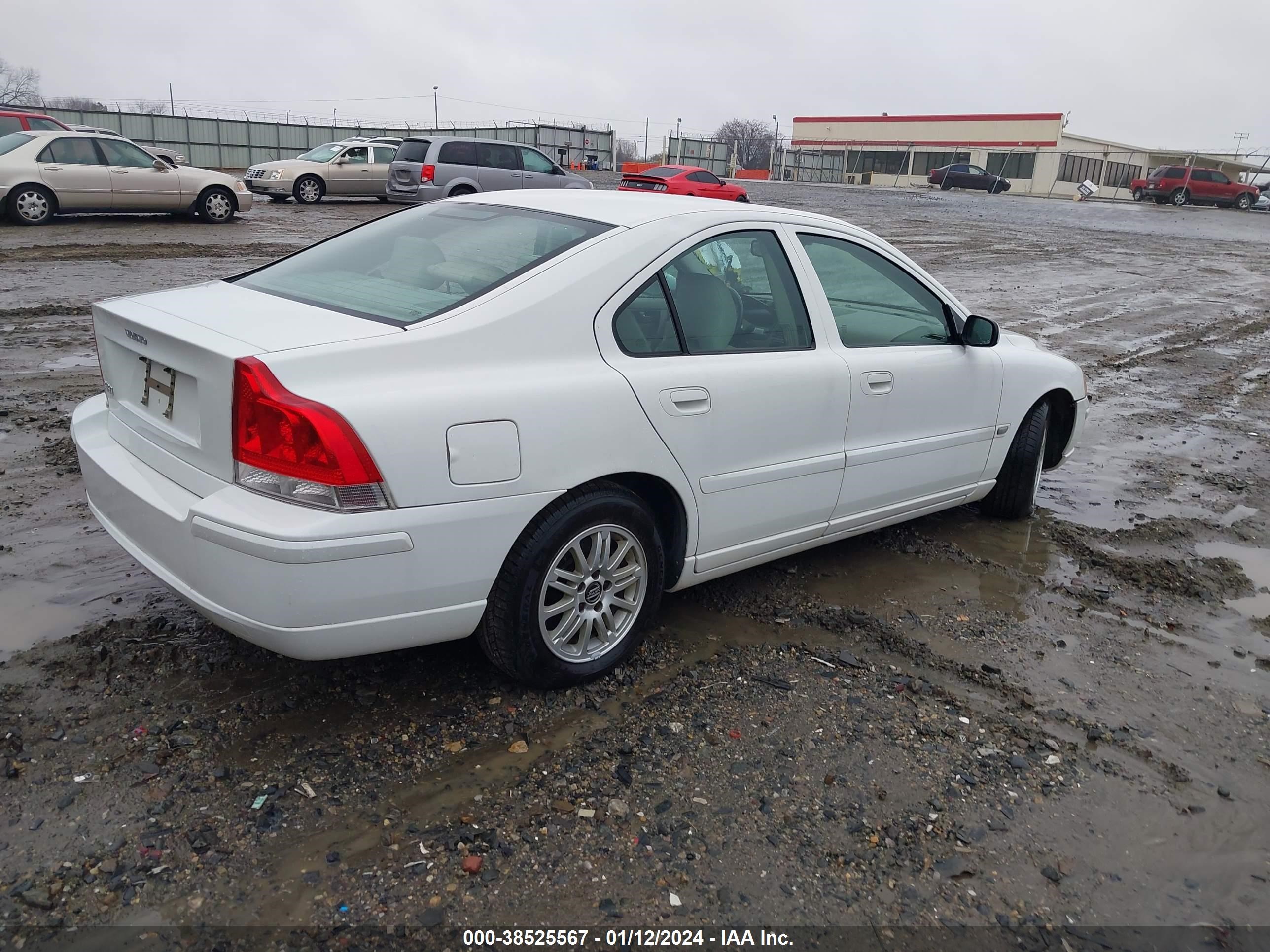 Photo 3 VIN: YV1RS612852438260 - VOLVO S60 