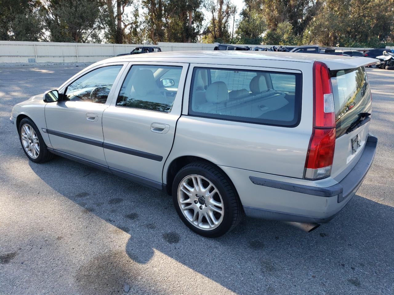 Photo 1 VIN: YV1SW53D311008540 - VOLVO V70 