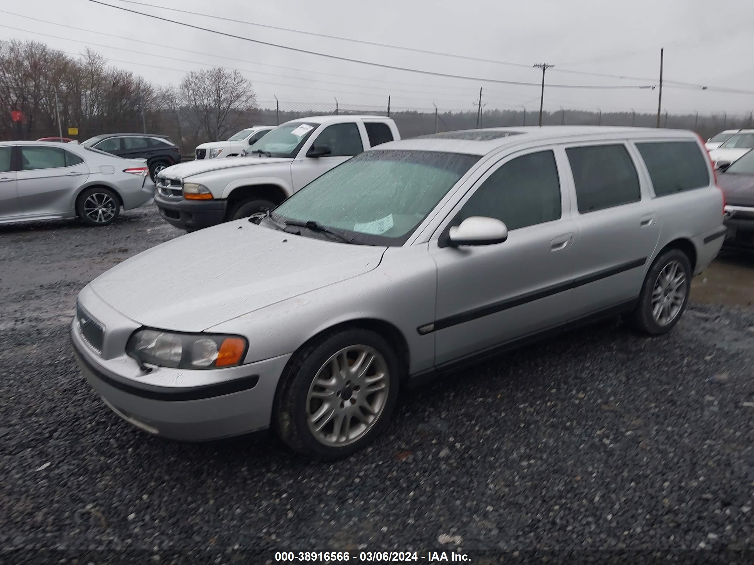 Photo 1 VIN: YV1SW53D311132274 - VOLVO V70 