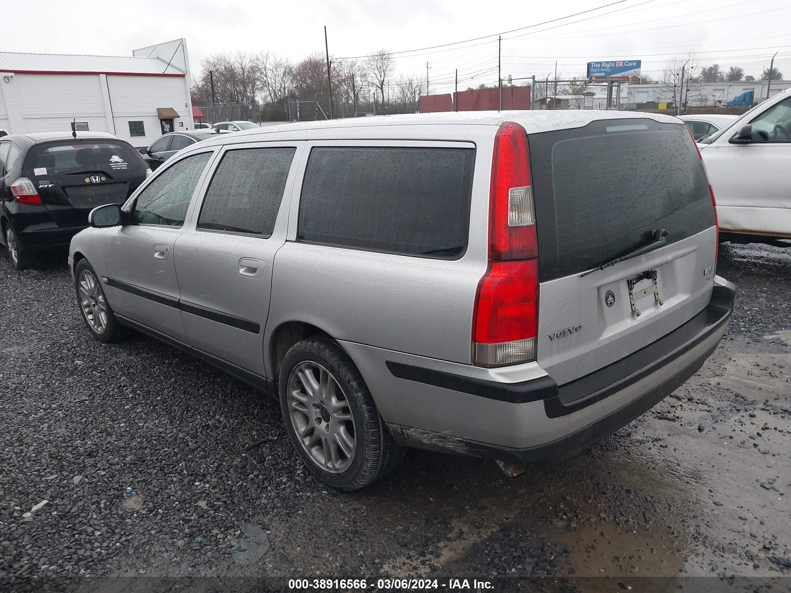 Photo 2 VIN: YV1SW53D311132274 - VOLVO V70 