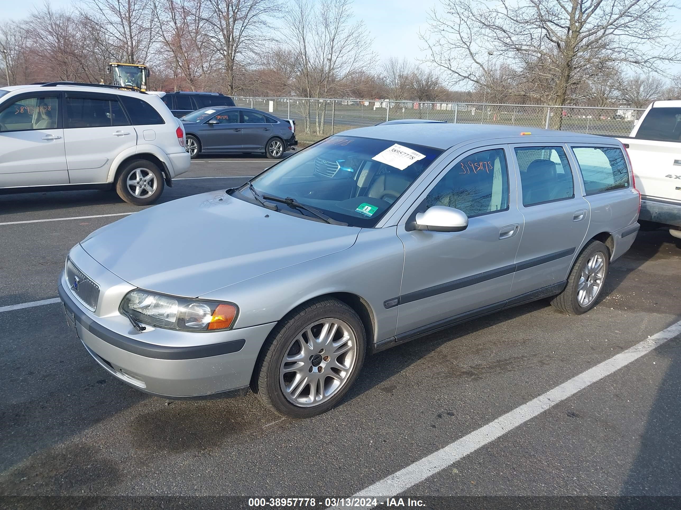 Photo 1 VIN: YV1SW53D912087402 - VOLVO V70 