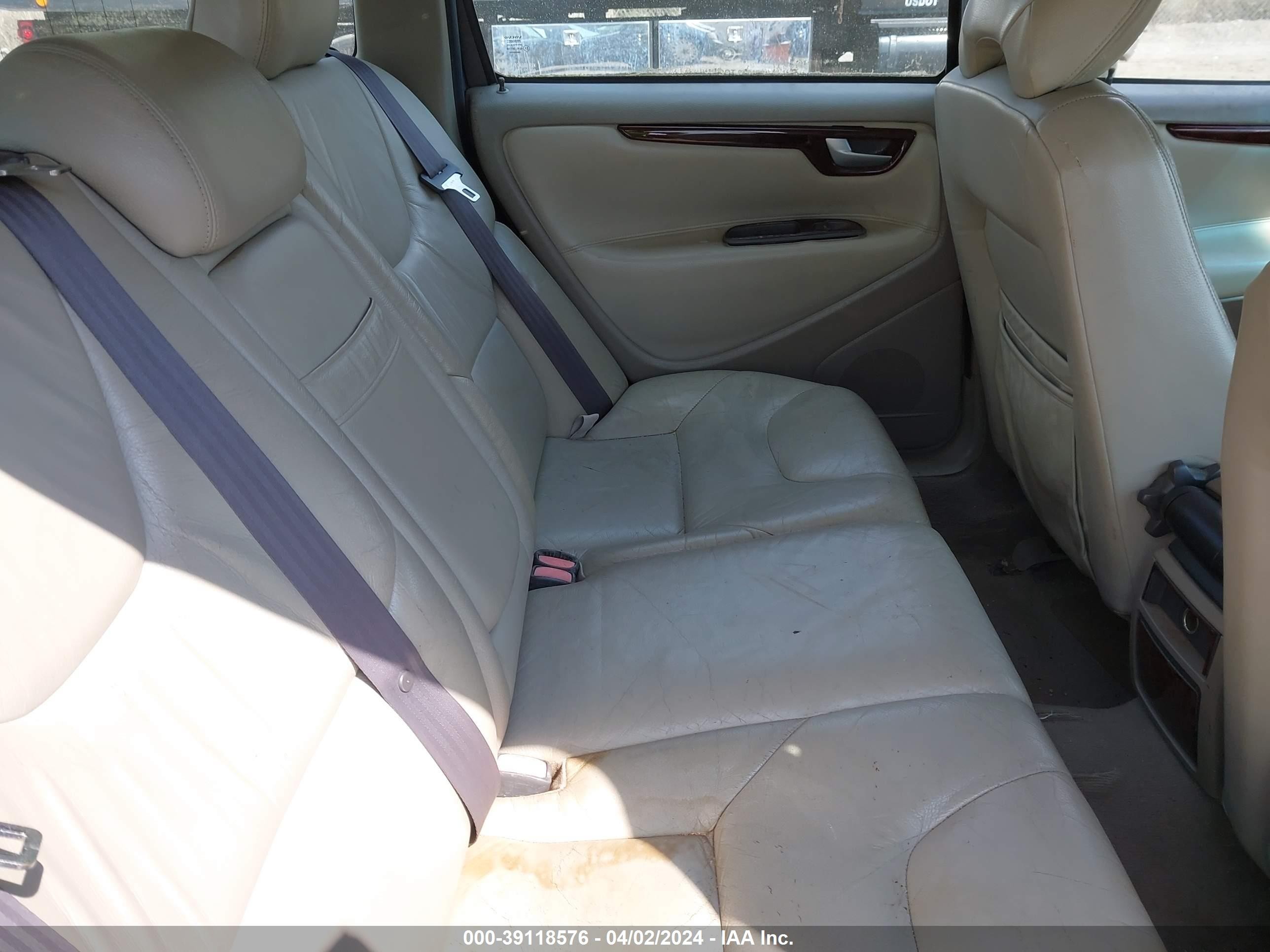 Photo 7 VIN: YV1SW58DX11014134 - VOLVO V70 