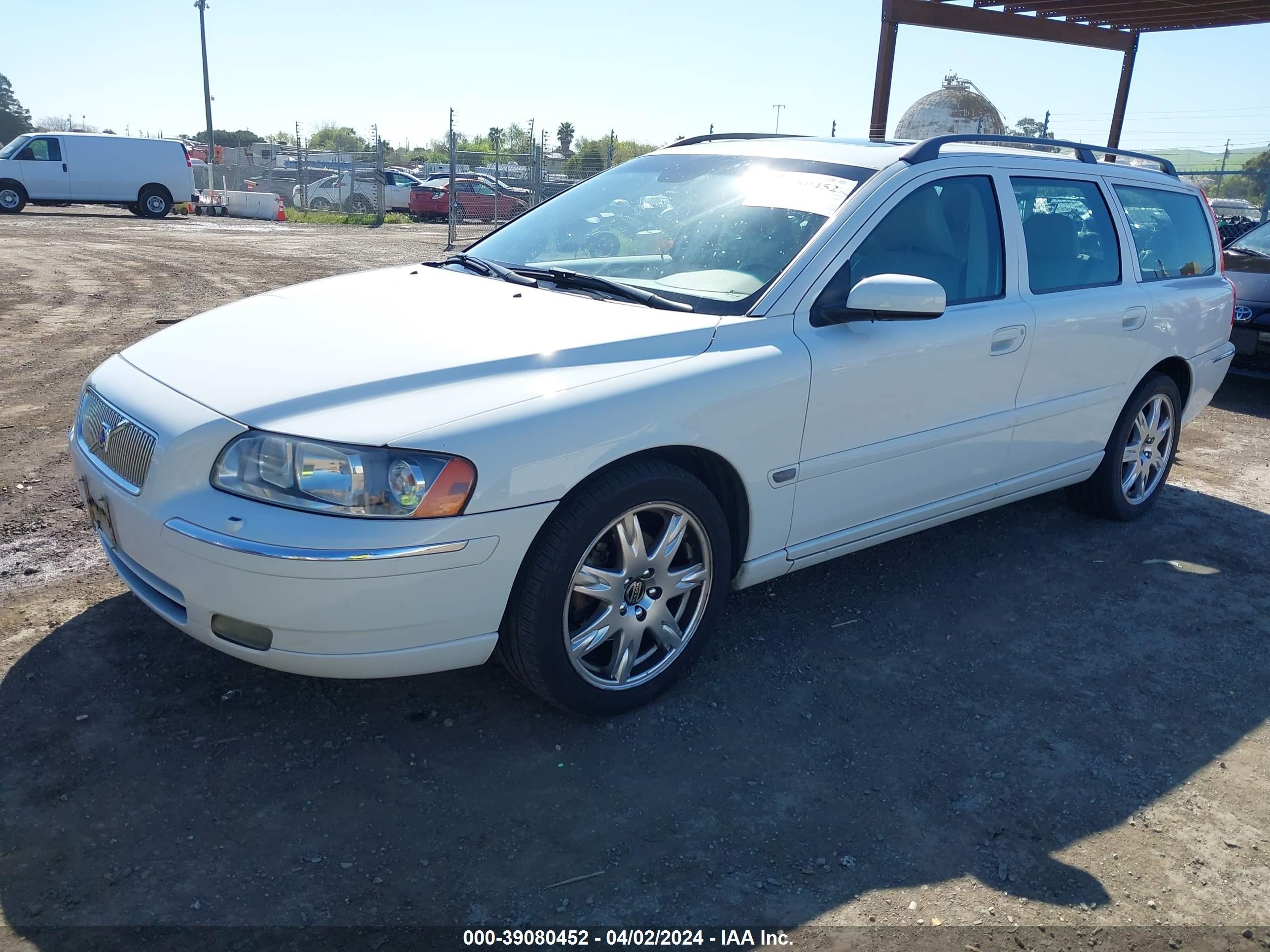 Photo 1 VIN: YV1SW592252483294 - VOLVO V70 