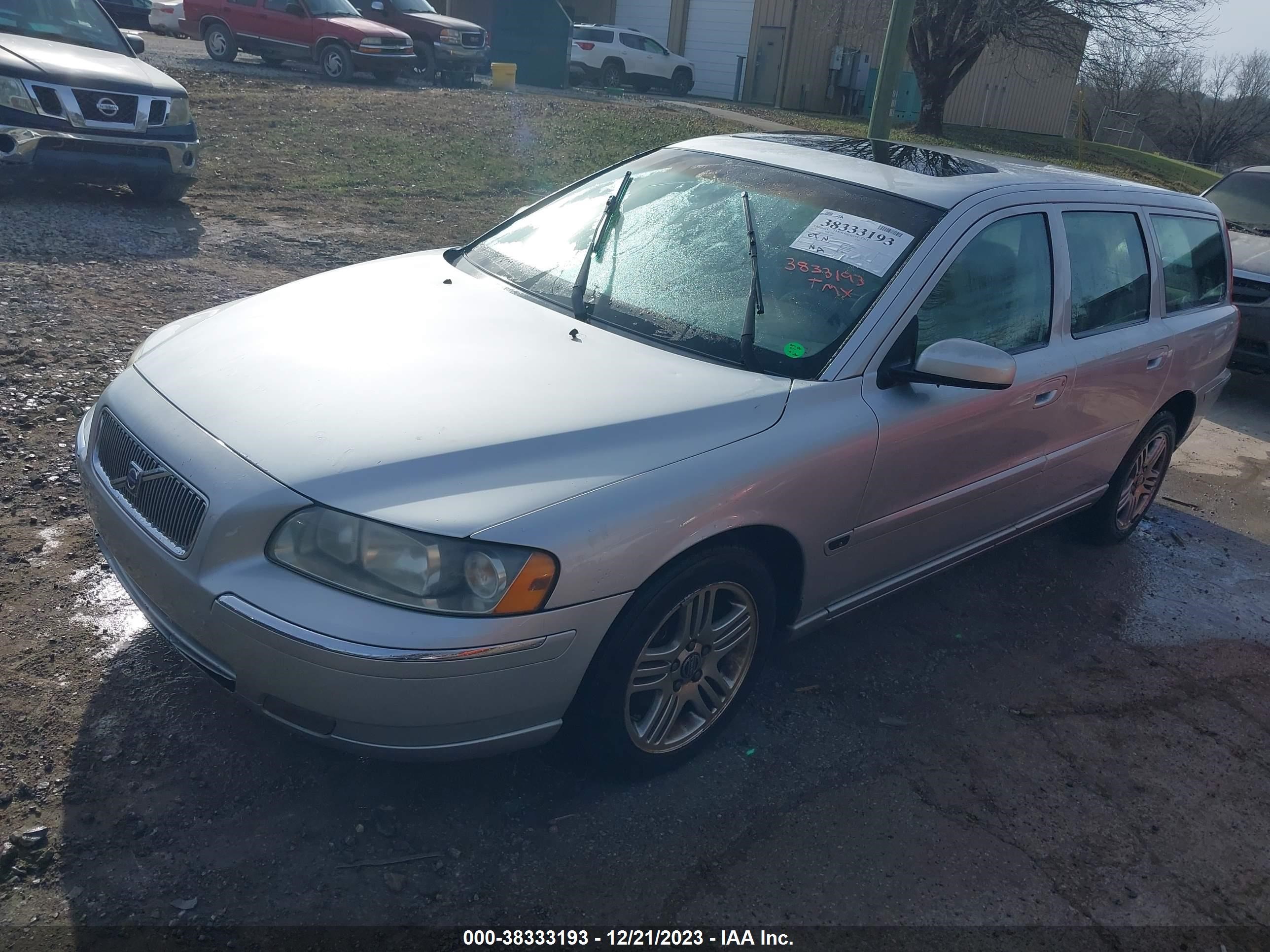 Photo 1 VIN: YV1SW592462584936 - VOLVO V70 