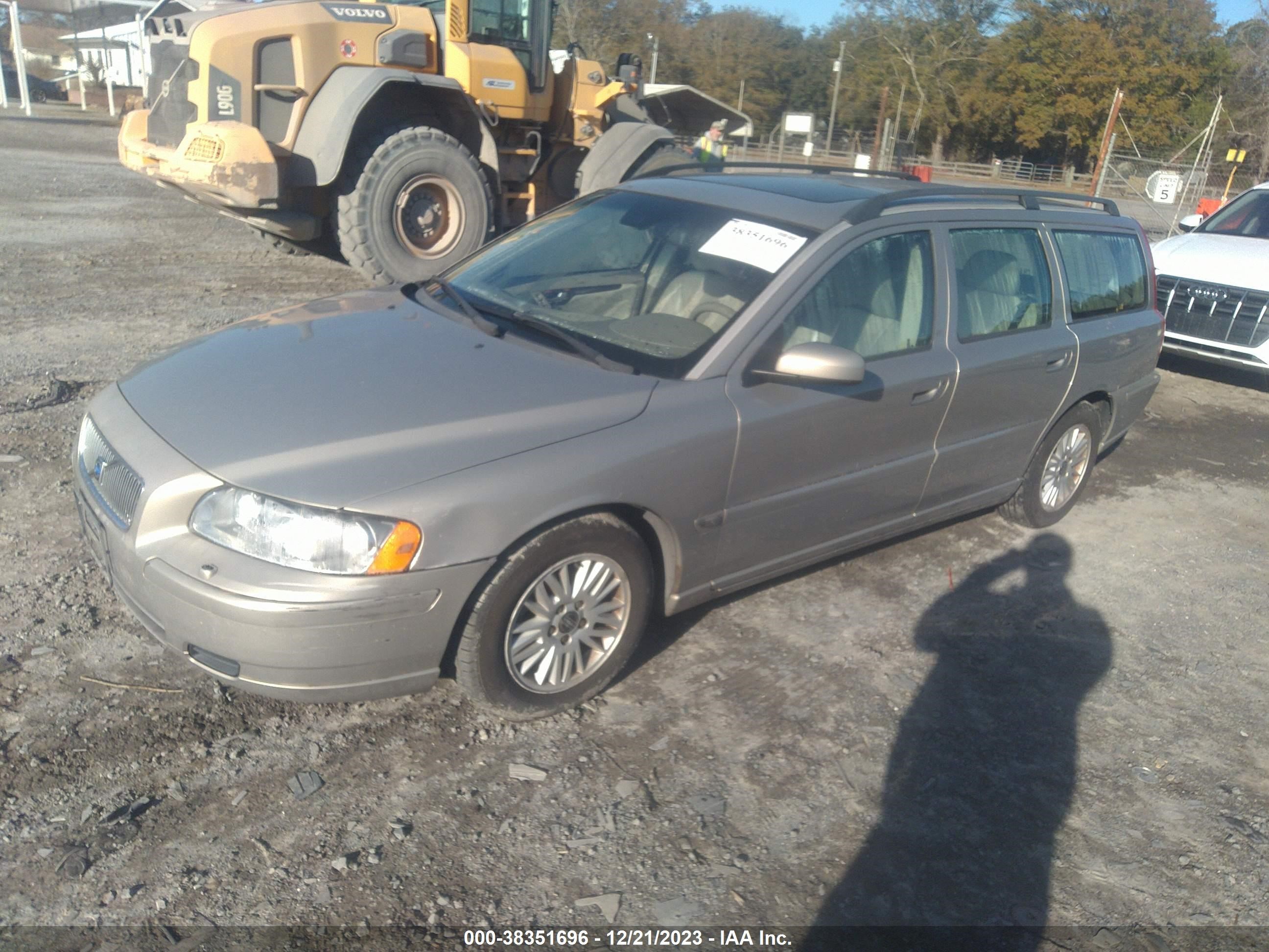 Photo 1 VIN: YV1SW612352503795 - VOLVO V70 