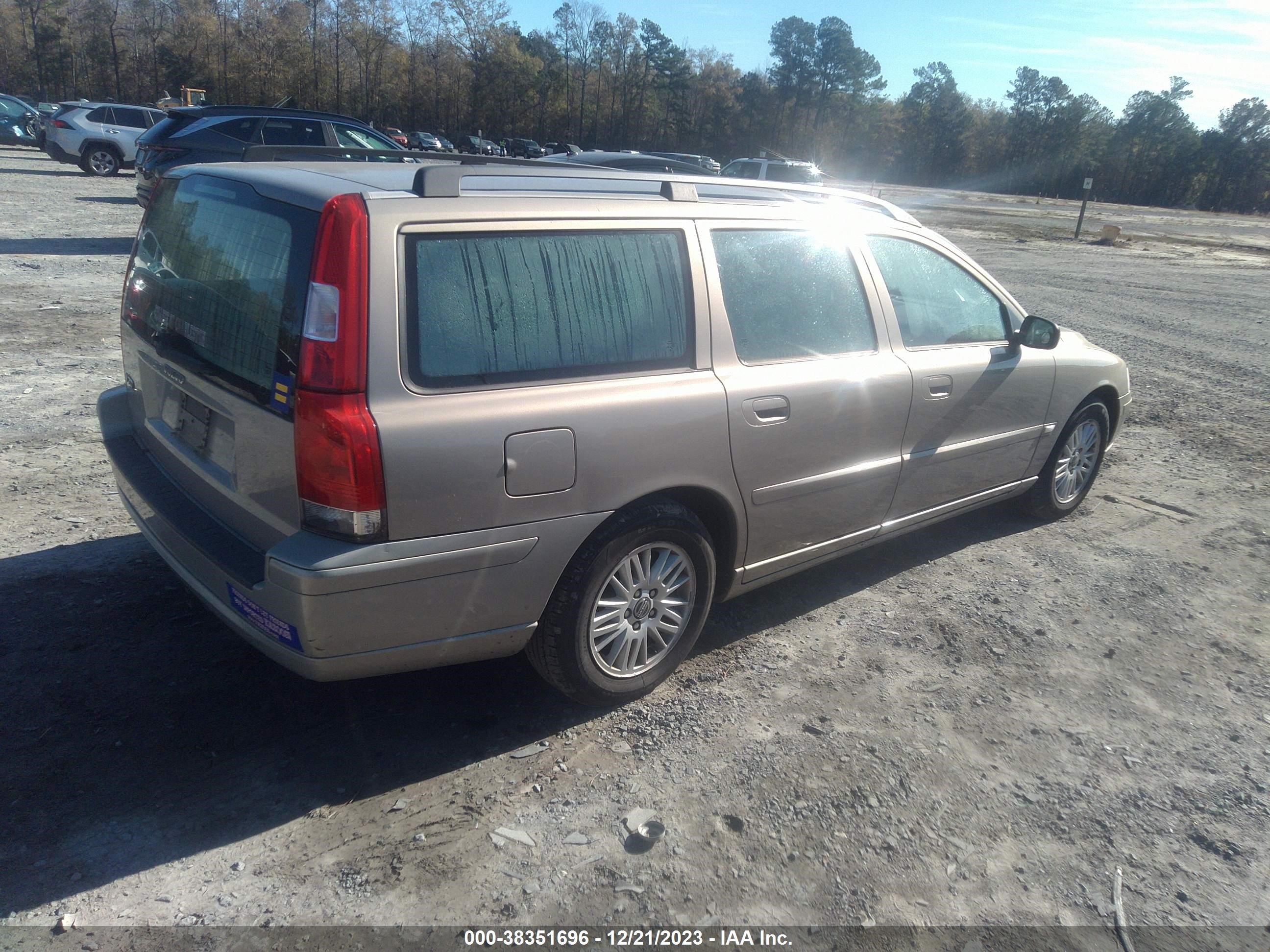 Photo 3 VIN: YV1SW612352503795 - VOLVO V70 