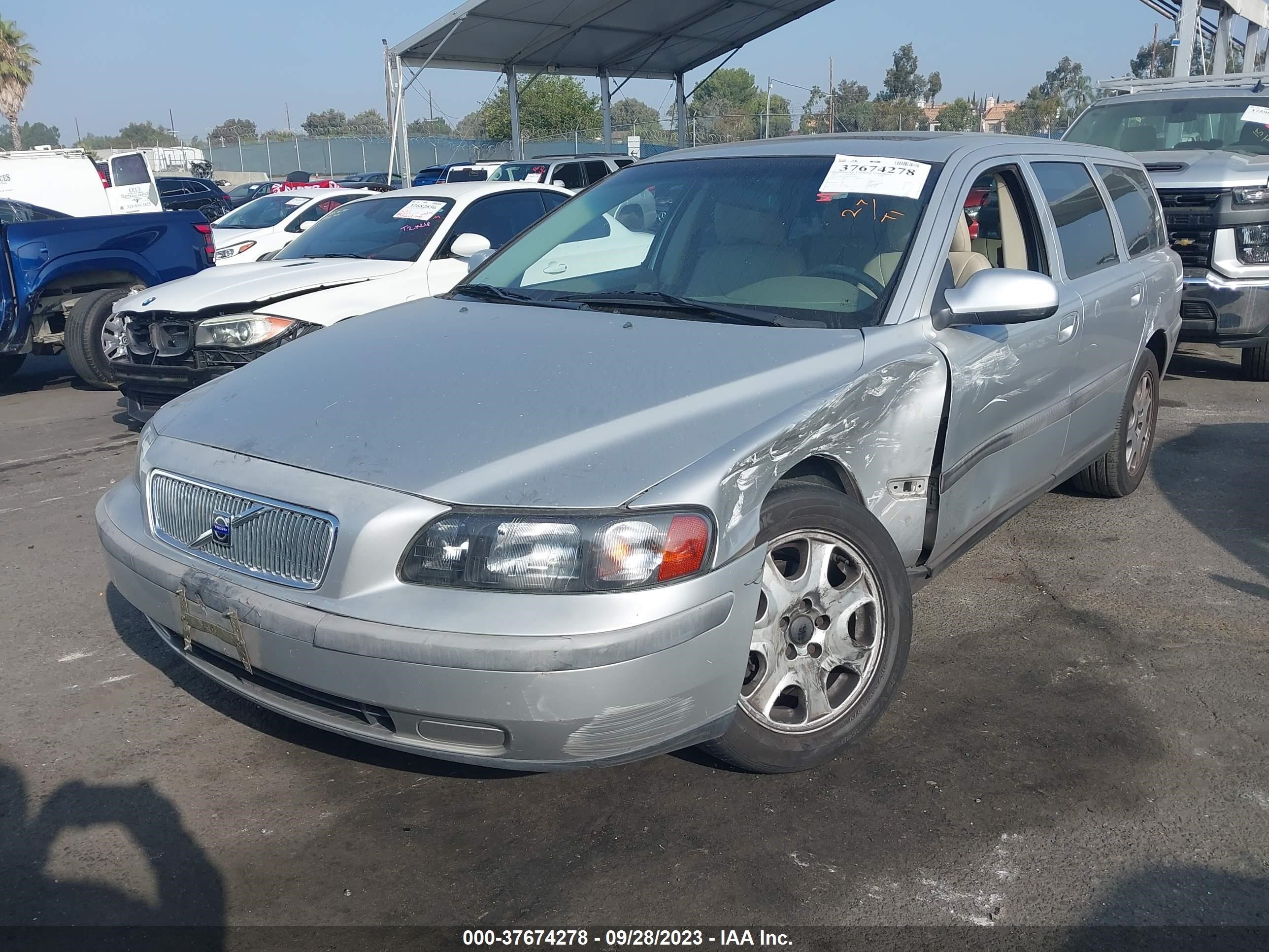 Photo 1 VIN: YV1SW61R022230744 - VOLVO V70 