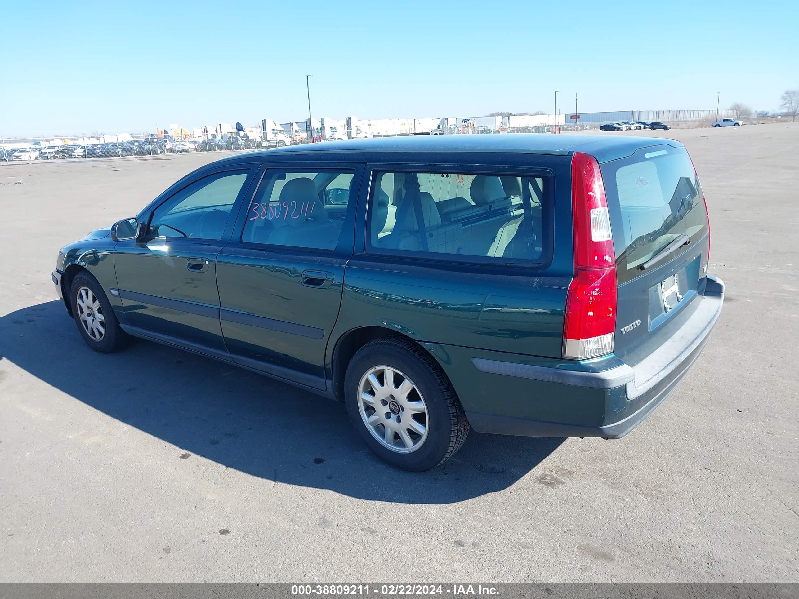 Photo 2 VIN: YV1SW61RX12112425 - VOLVO V70 