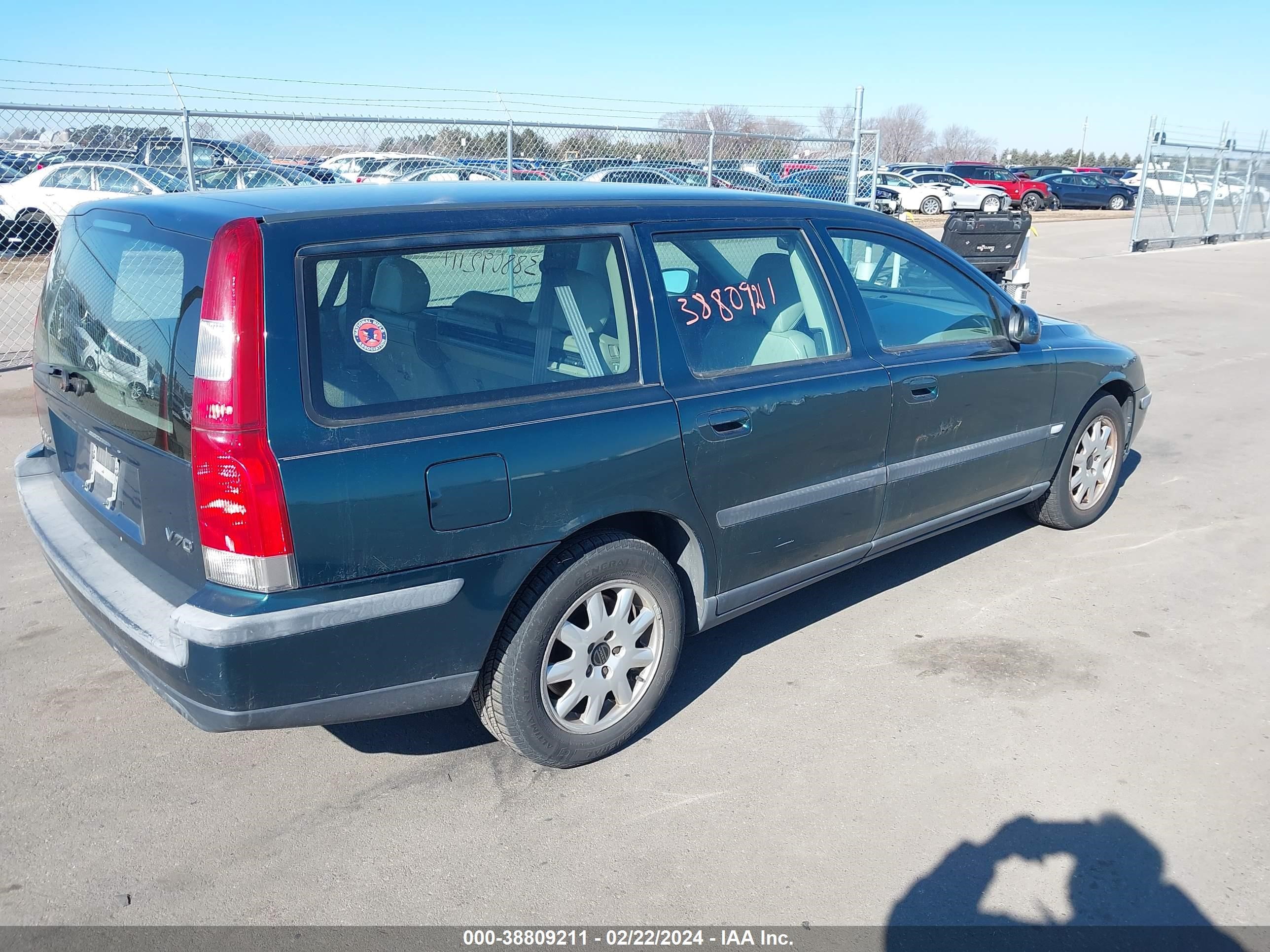 Photo 3 VIN: YV1SW61RX12112425 - VOLVO V70 